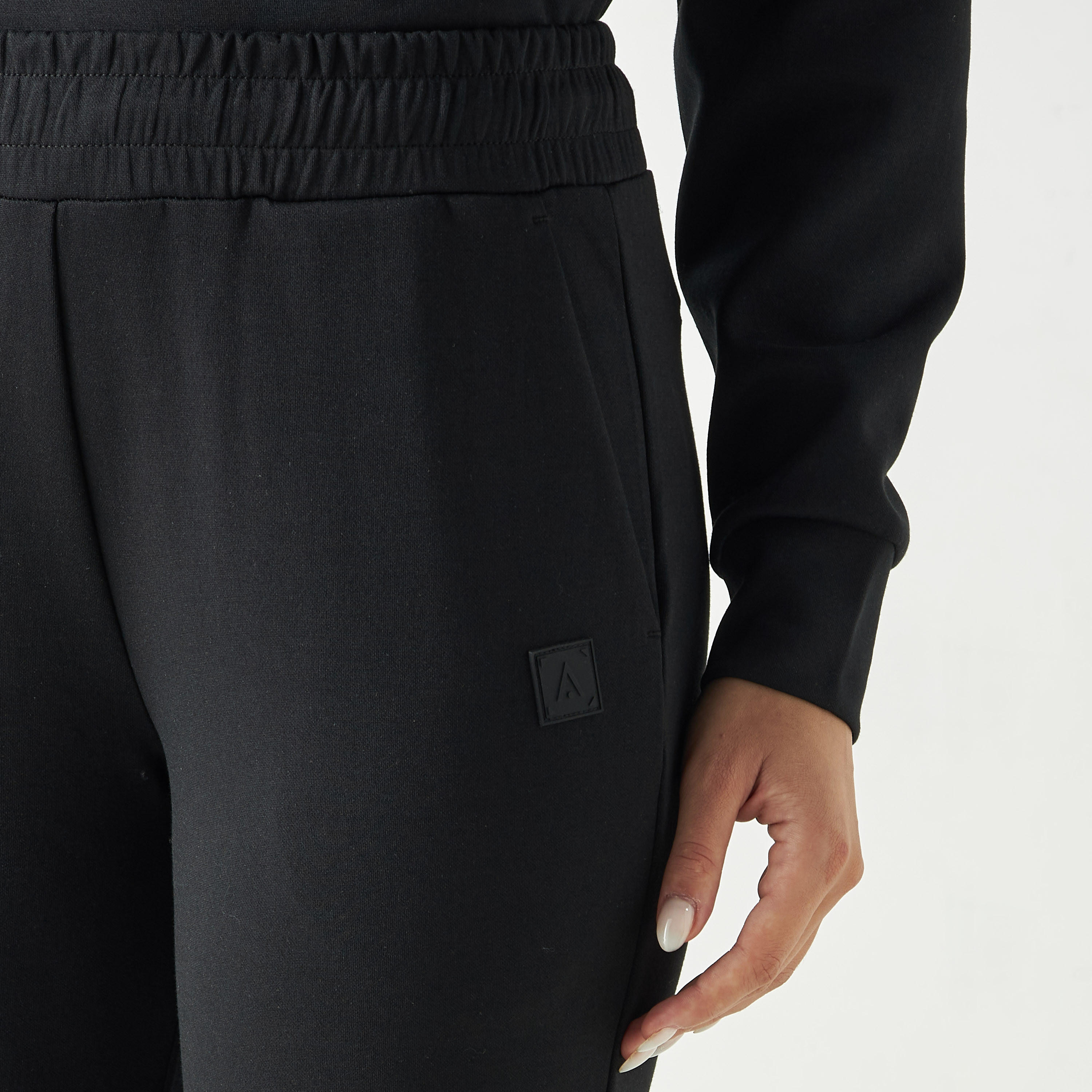 بنطلون رياضي سادة بجيوب وخصر مطاطي-women-clothing-bottoms-joggers-image-12
