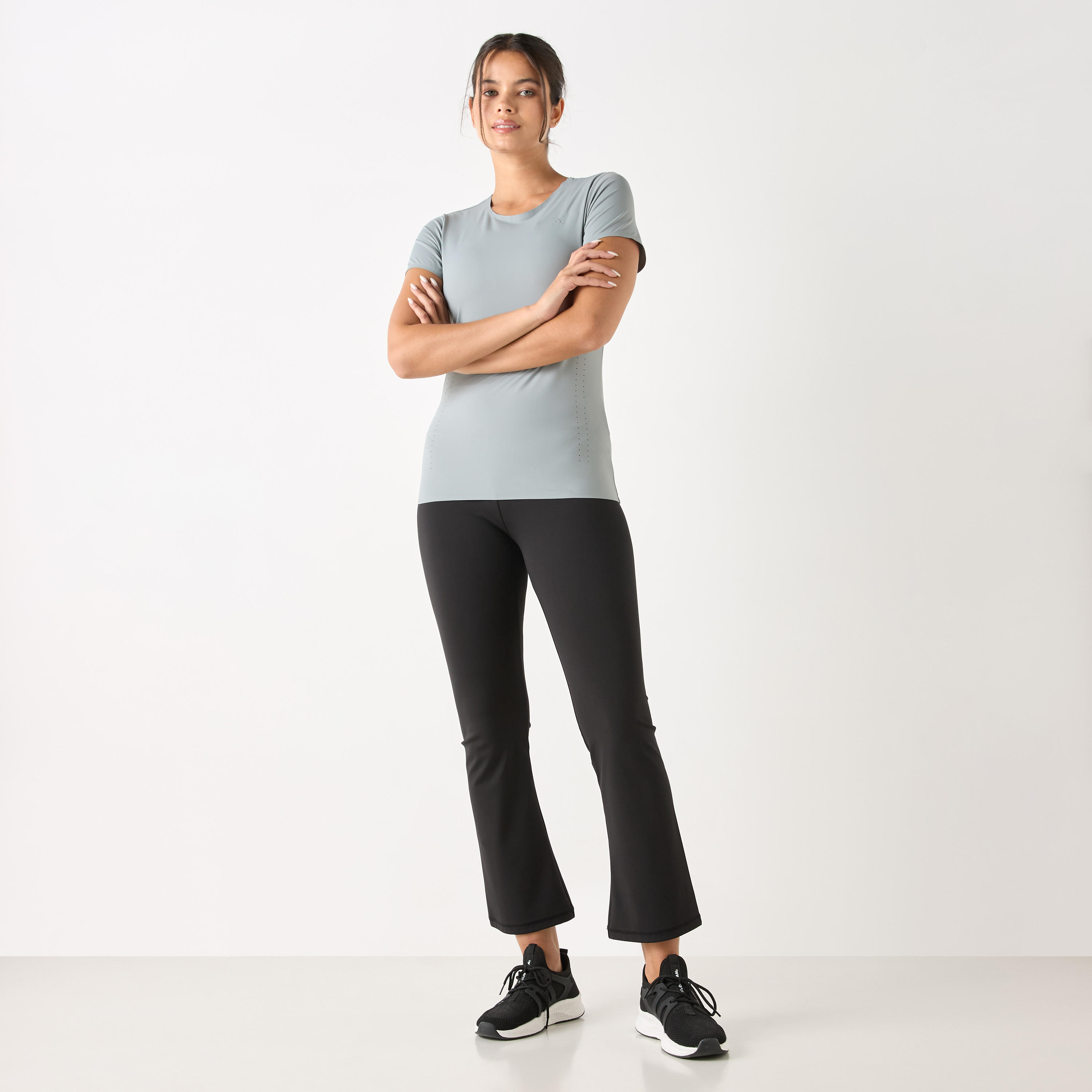 تيشيرت بياقة مستديرة وأكمام قصيرة-women-clothing-sportswearandactivewear-tshirtsandvests-image-2