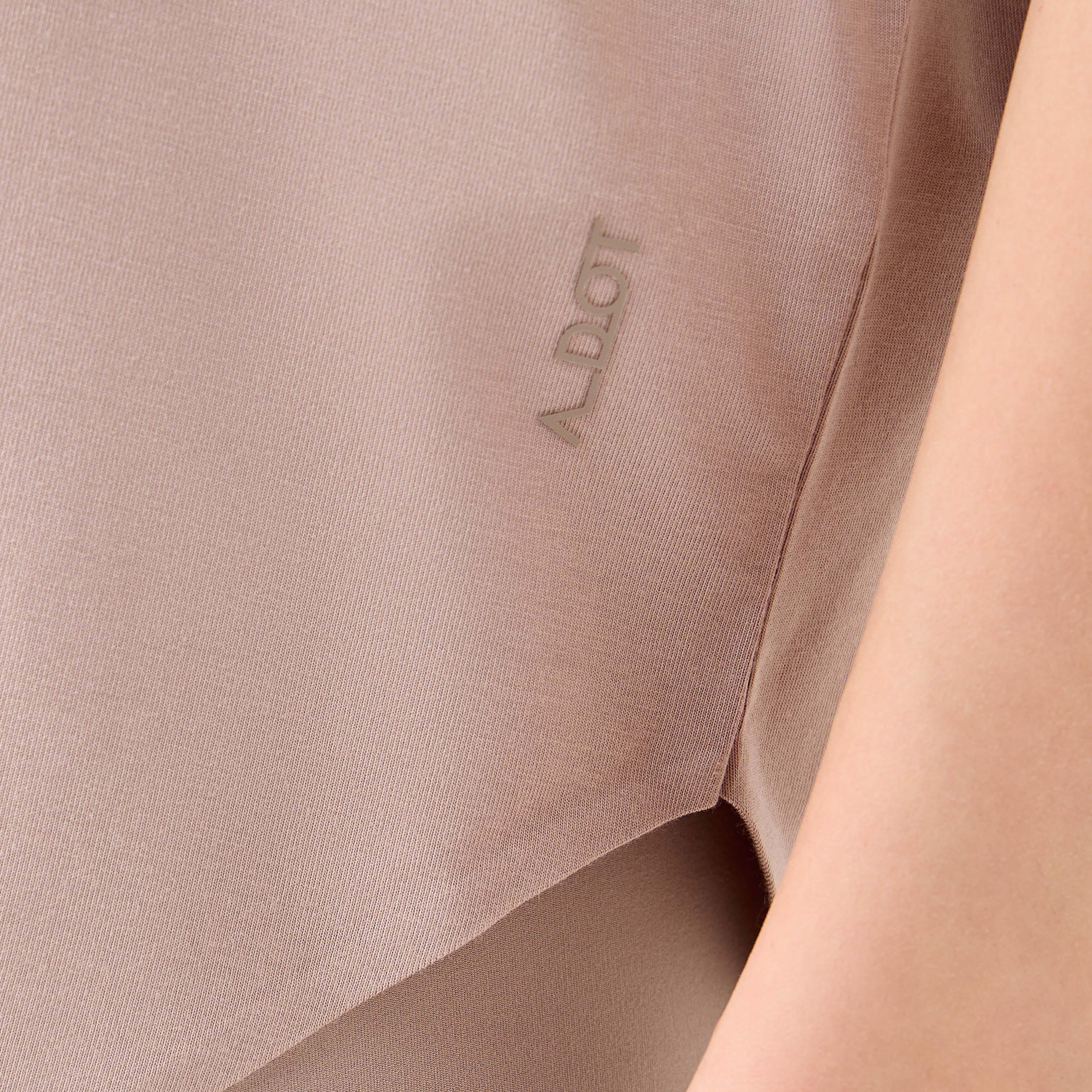 تيشيرت بأكتاف منسدلة وياقة مستديرة-women-clothing-tshirts-image-6