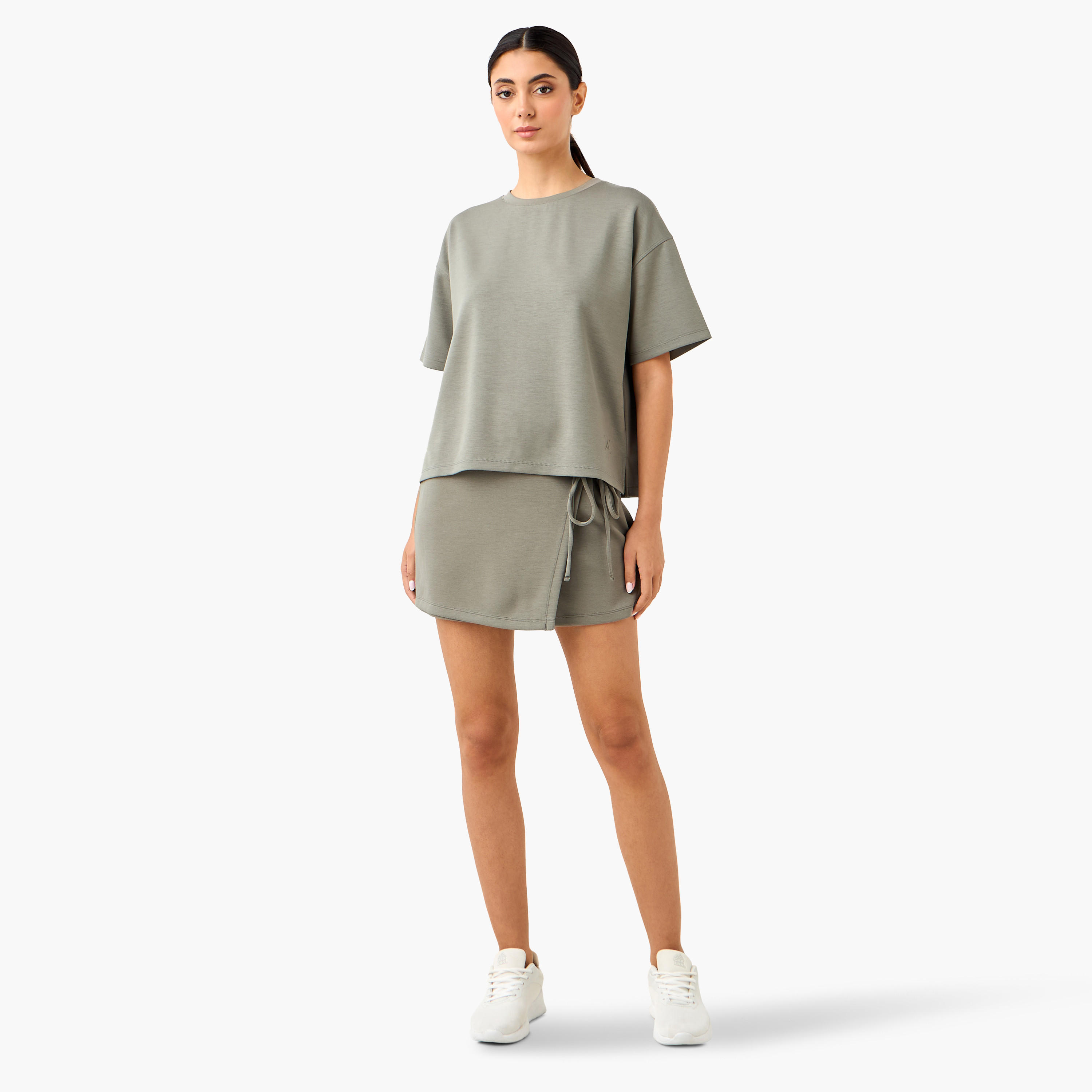 Knot Detail Skort with Elasticated Waistband-women-clothing-sportswearandactivewear-bottoms-athleticskirtsandshorts-image-2