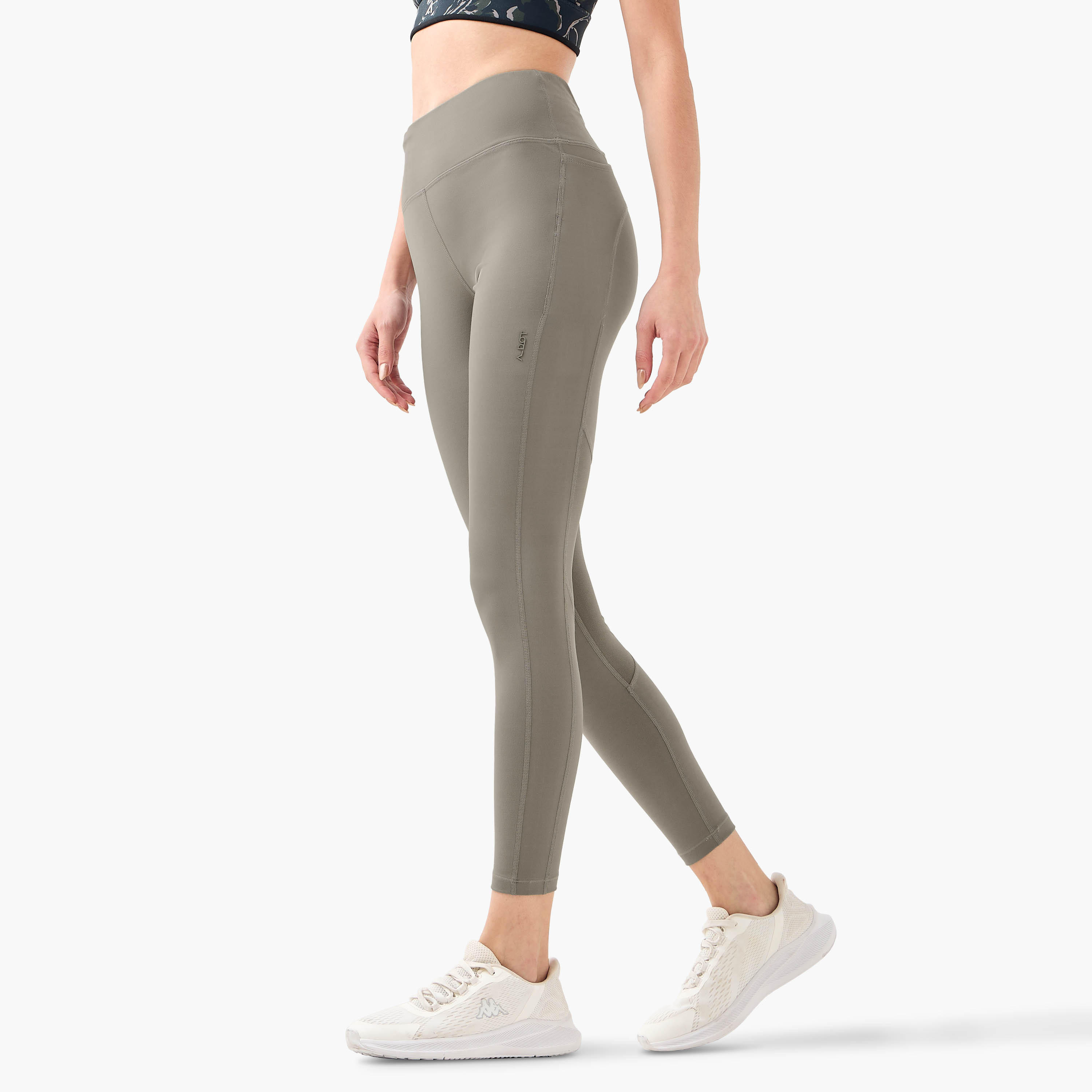 ليقنز رياضي بقصة ضيقة-sports-women-clothing-activewearleggings-image-1