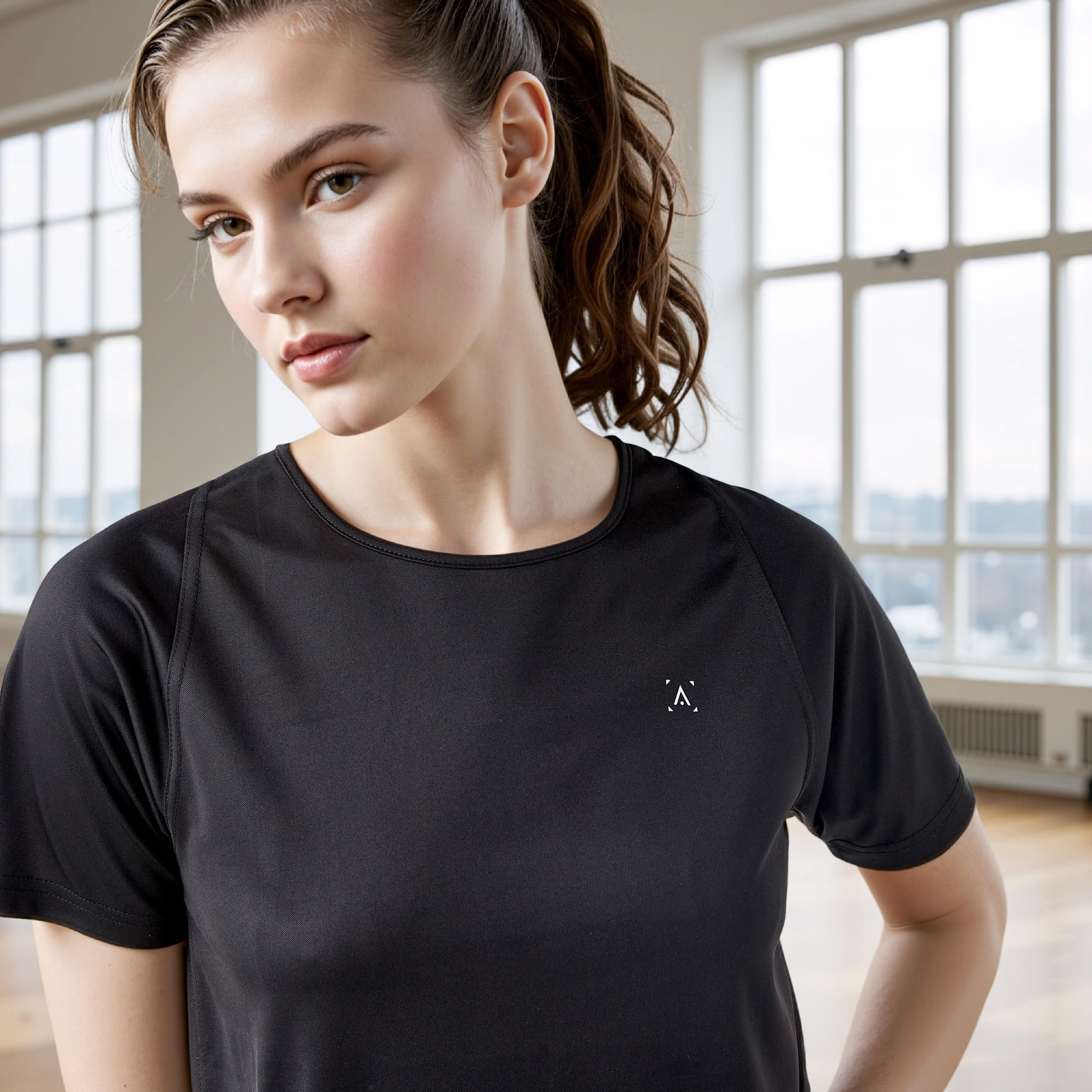 تيشيرت بقصّة عادية وياقة ضيقة وأكمام قصيرة-women-clothing-tshirts-image-2