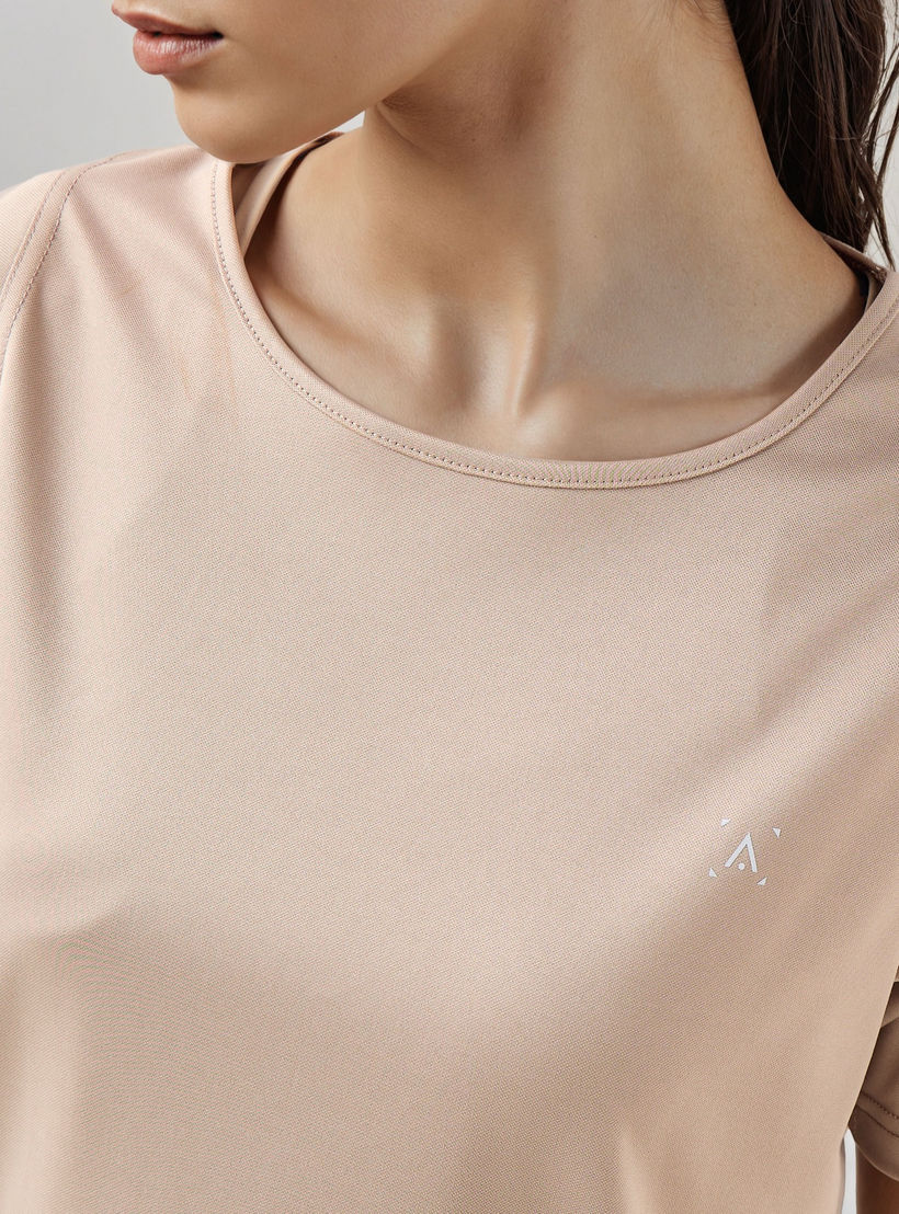 تيشيرت بقصّة عادية وياقة ضيقة وأكمام قصيرة-women-clothing-tshirts-image-4