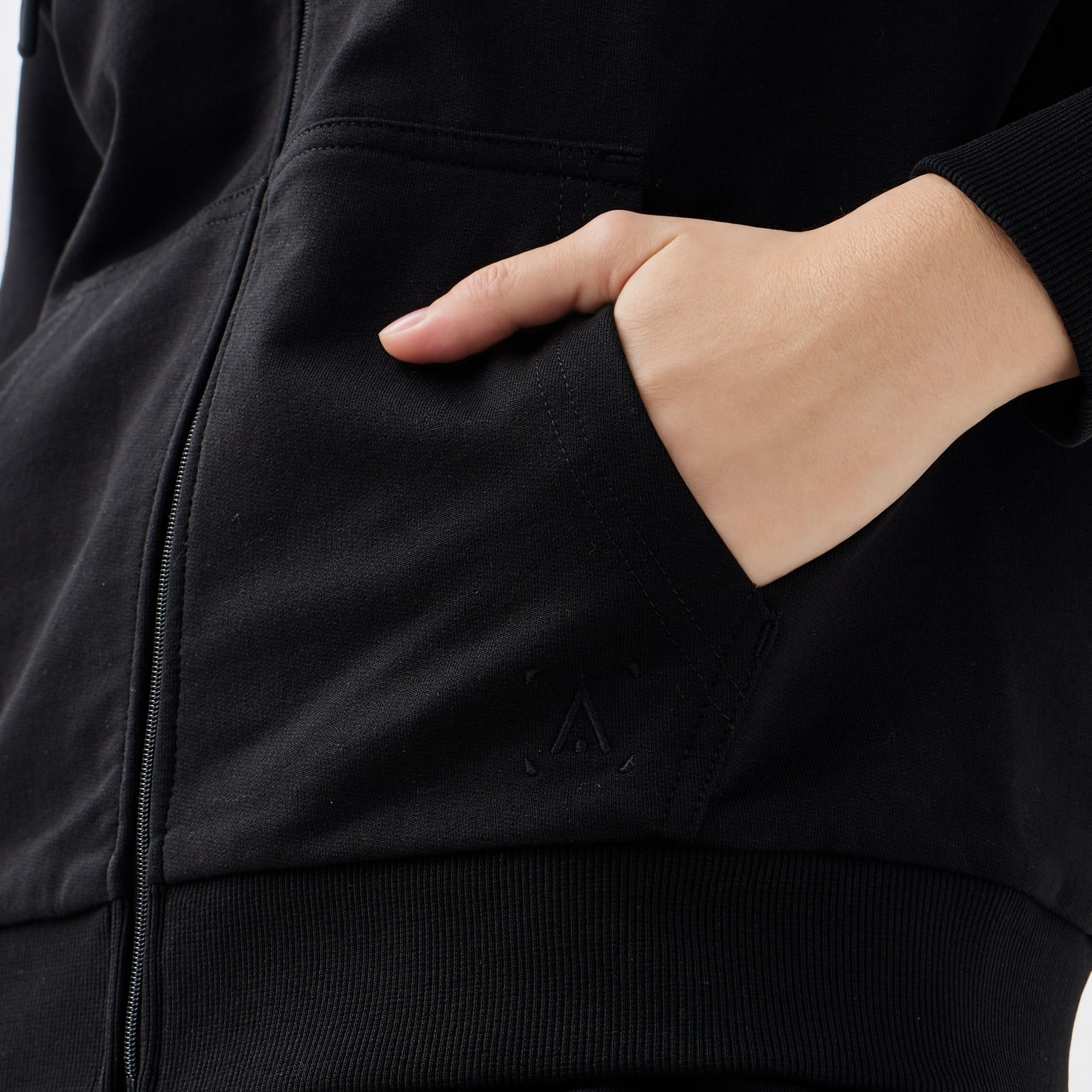جاكيت بقبعة وسحاب إغلاق-women-clothing-sportswearandactivewear-coatsandjackets-jackets-image-1