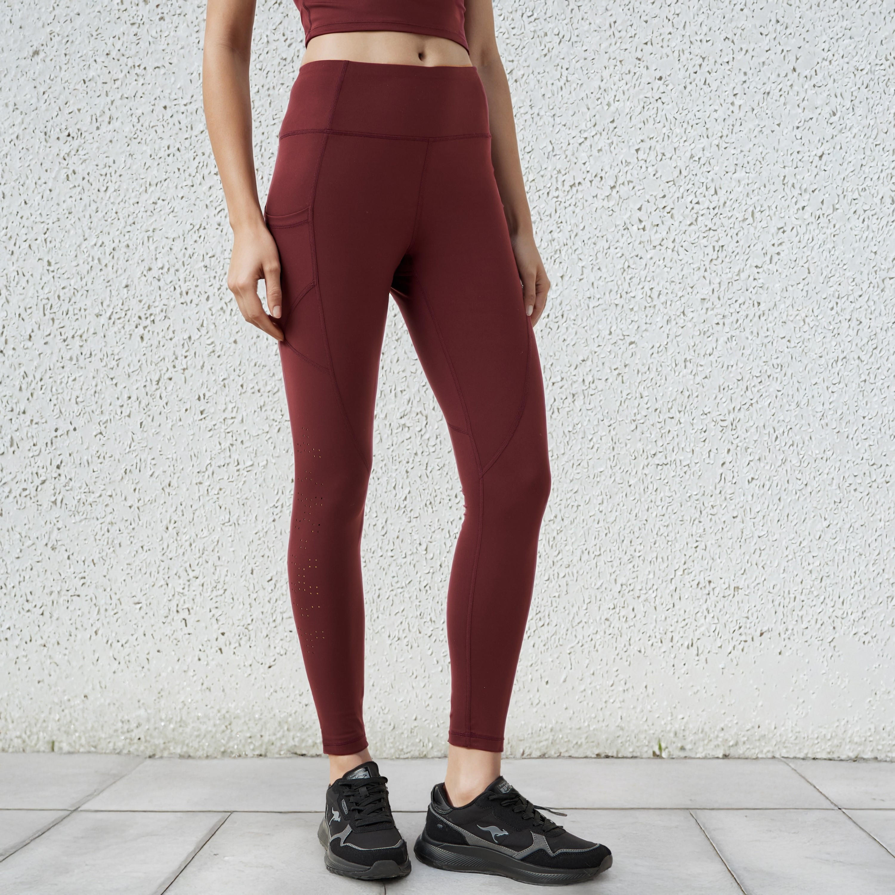 بنطلون ليقنز مثقب للنساء-sports-women-clothing-activewearleggings-image-1