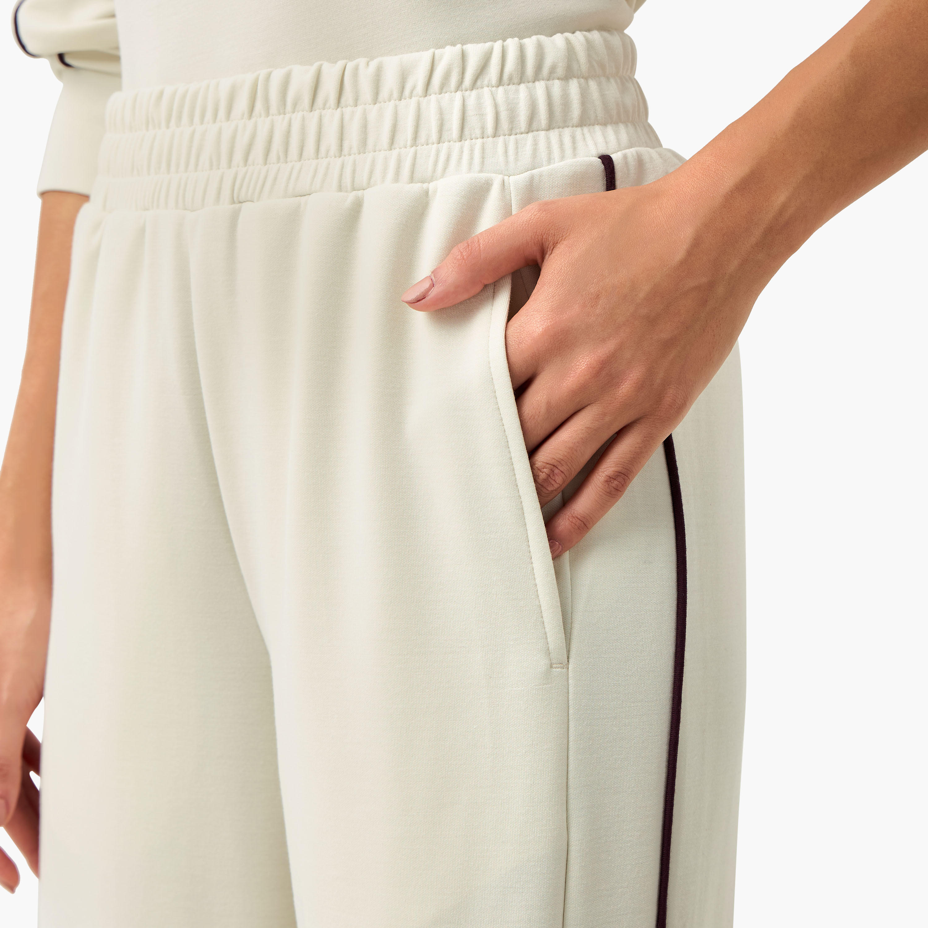 Women Regular Fit Joggers with Button Detail-women-clothing-sportswearandactivewear-bottoms-joggersandtrackpants-image-4