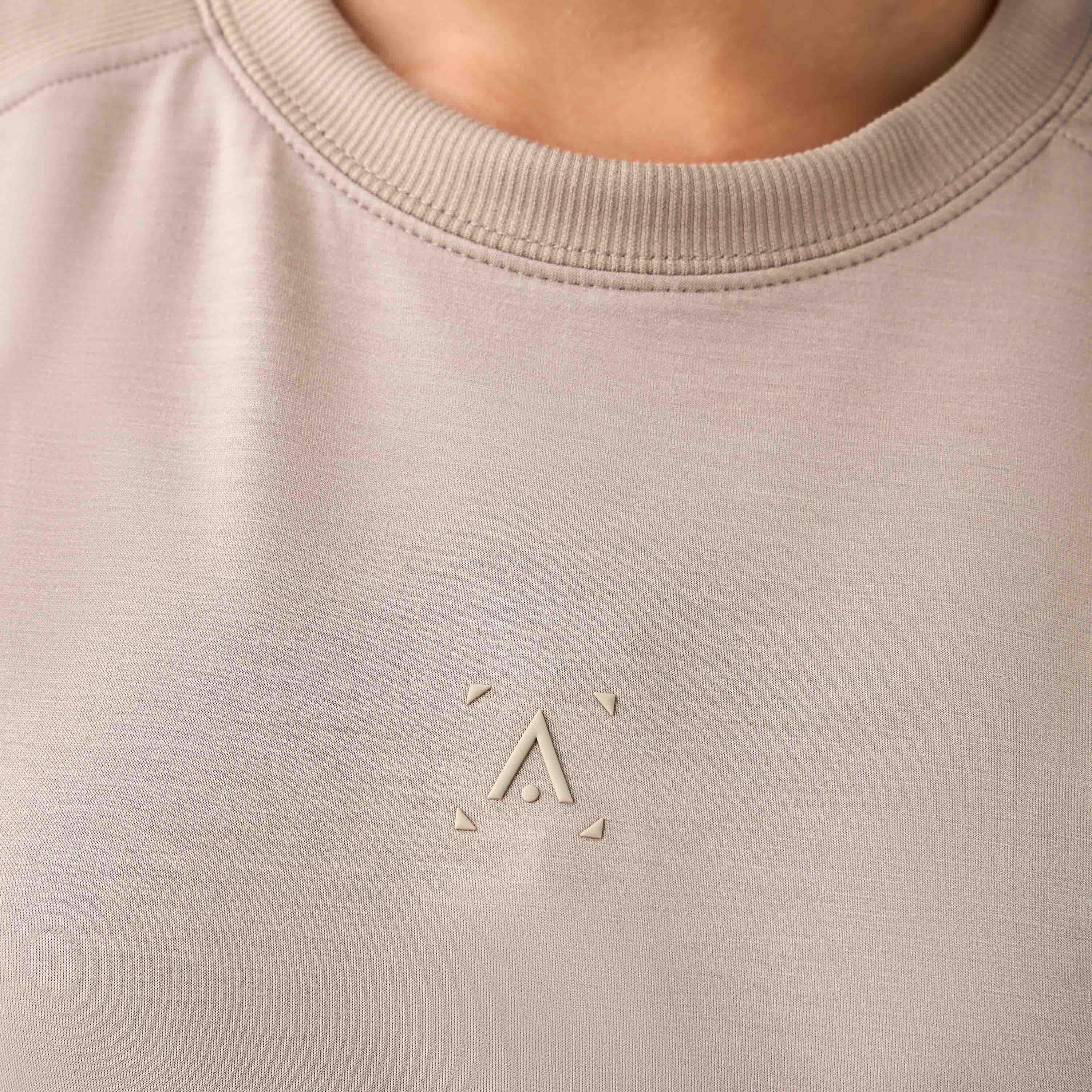 سويت شيرت ناعم للنساء-women-clothing-sportswearandactivewear-hoodiesandsweatshirts-image-4