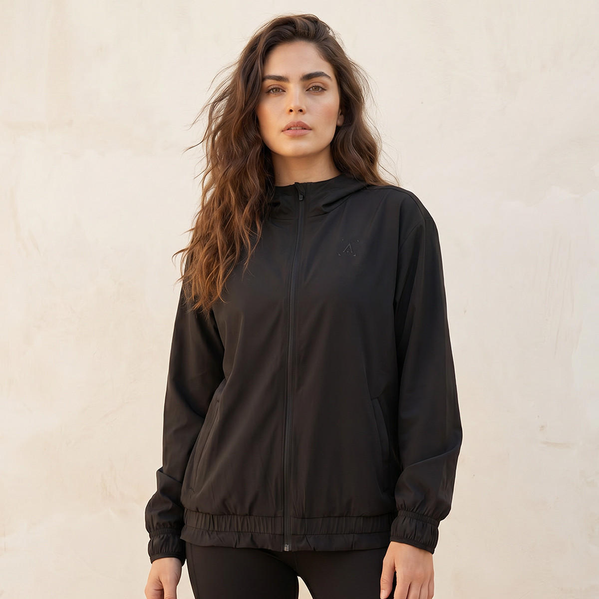 جاكيت نسائي بغطاء رأس ونسيج مرن وعملي-women-clothing-sportswearandactivewear-coatsandjackets-jackets-image-1