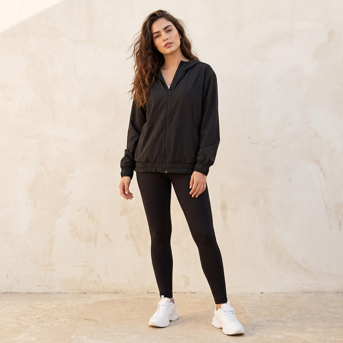 جاكيت نسائي بغطاء رأس ونسيج مرن وعملي-women-clothing-sportswearandactivewear-coatsandjackets-jackets-image-3