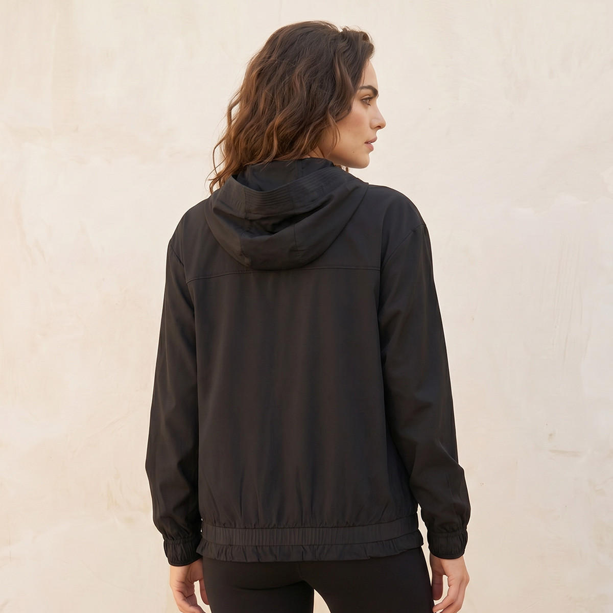 جاكيت نسائي بغطاء رأس ونسيج مرن وعملي-women-clothing-sportswearandactivewear-coatsandjackets-jackets-image-4