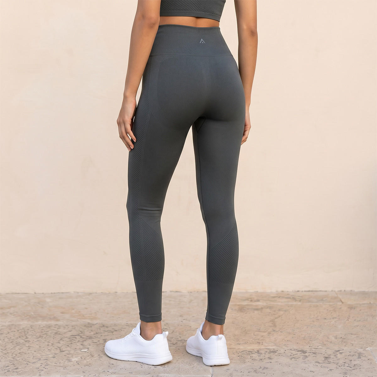 بنطلون ليقنز مرن بدون خياطة-women-clothing-bottoms-leggings-image-4