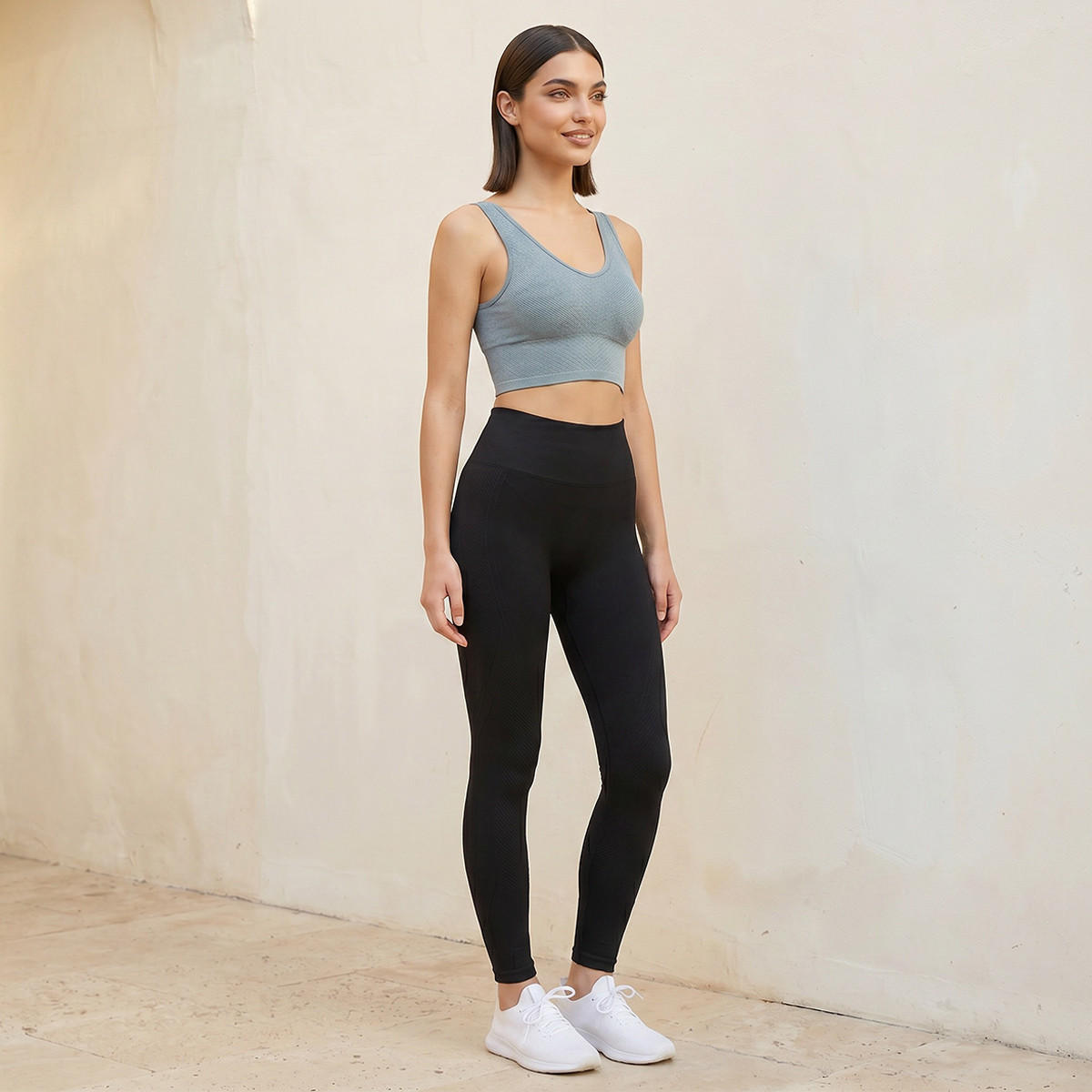صدرية رياضية بملمس ناعم وياقة V-women-clothing-lingerie-bras-image-3