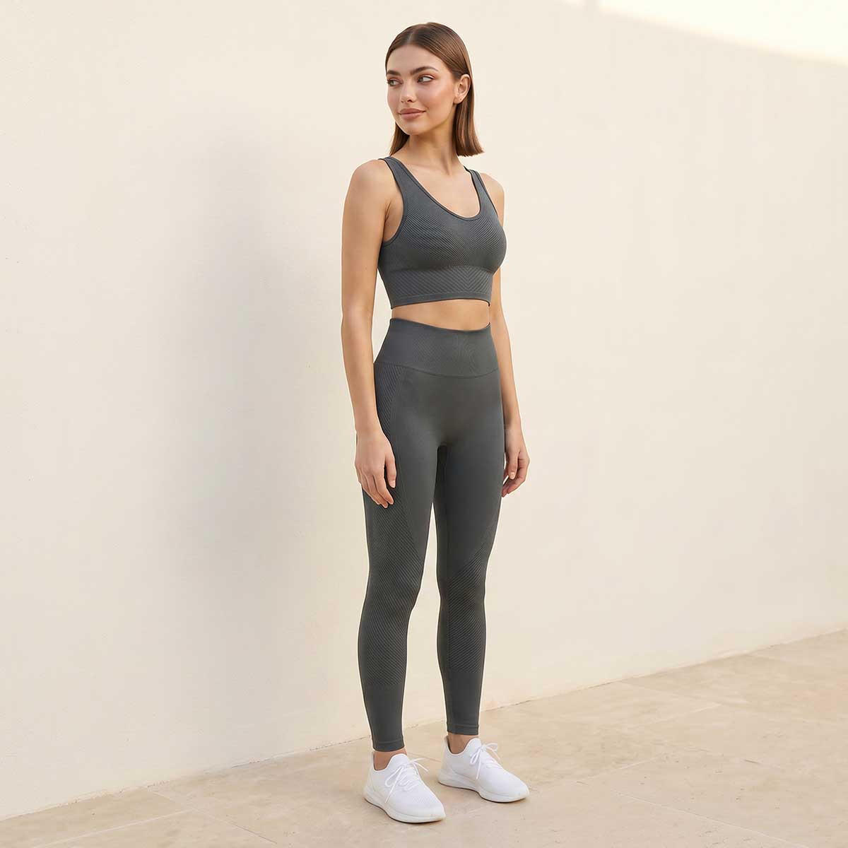 صدرية رياضية بملمس ناعم وياقة V-women-clothing-lingerie-bras-image-3