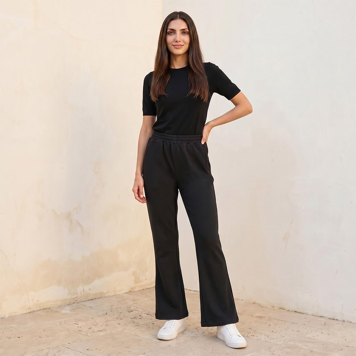 بنطلون رياضي واسع قابل للتمدد في اتجاهين-women-clothing-bottoms-joggers-image-3