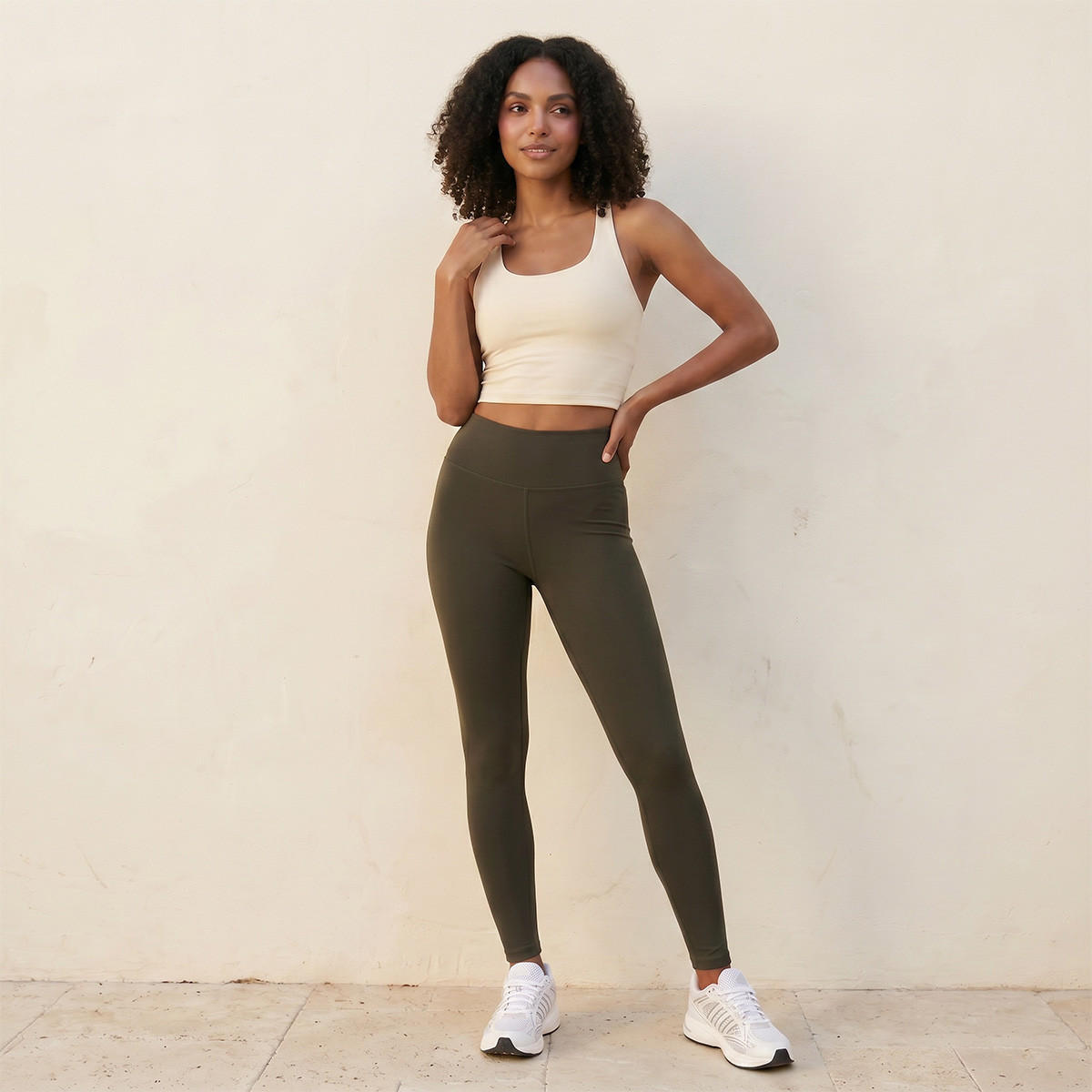 بنطلون ليقنز بيرفورمانس بخصر مرتفع-women-clothing-sportswearandactivewear-bottoms-leggings-image-3