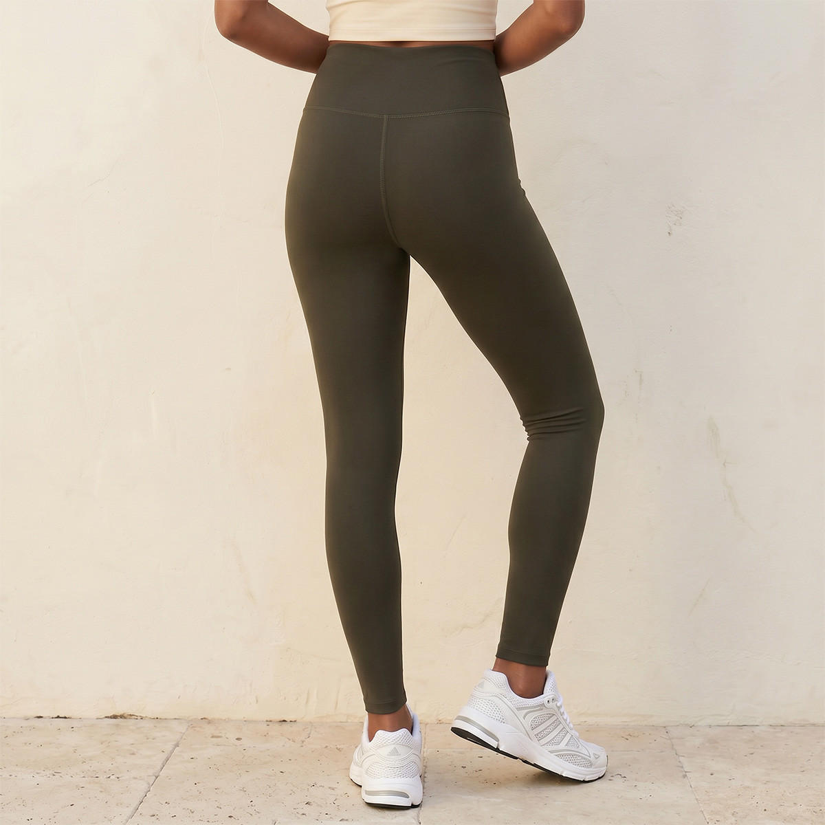 بنطلون ليقنز بيرفورمانس بخصر مرتفع-women-clothing-sportswearandactivewear-bottoms-leggings-image-4