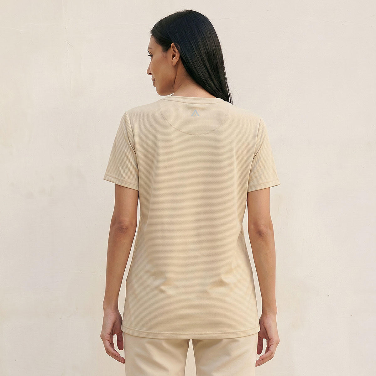 تيشيرت ناعم بملمس بارز-sports-women-clothing-tshirtsandvests-image-4
