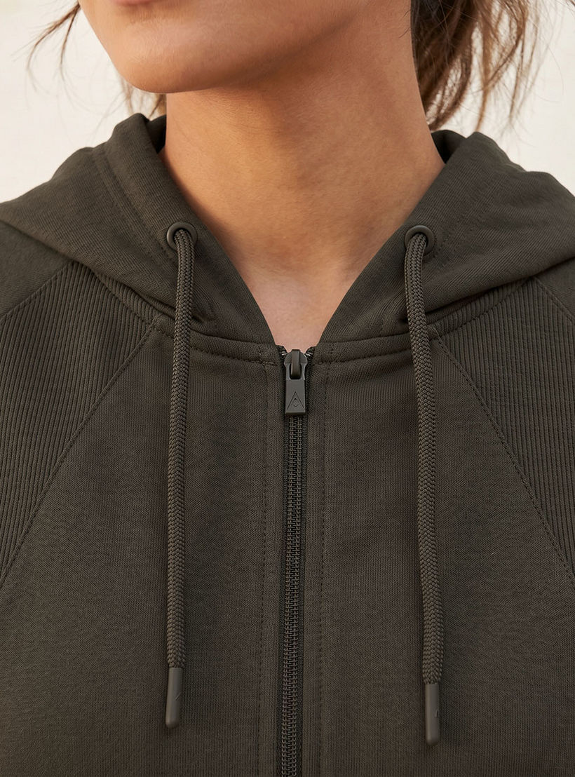 هودي رياضي مرن بتصميم عصري وأنيق-sports-women-clothing-hoodiesandsweatshirts-image-5