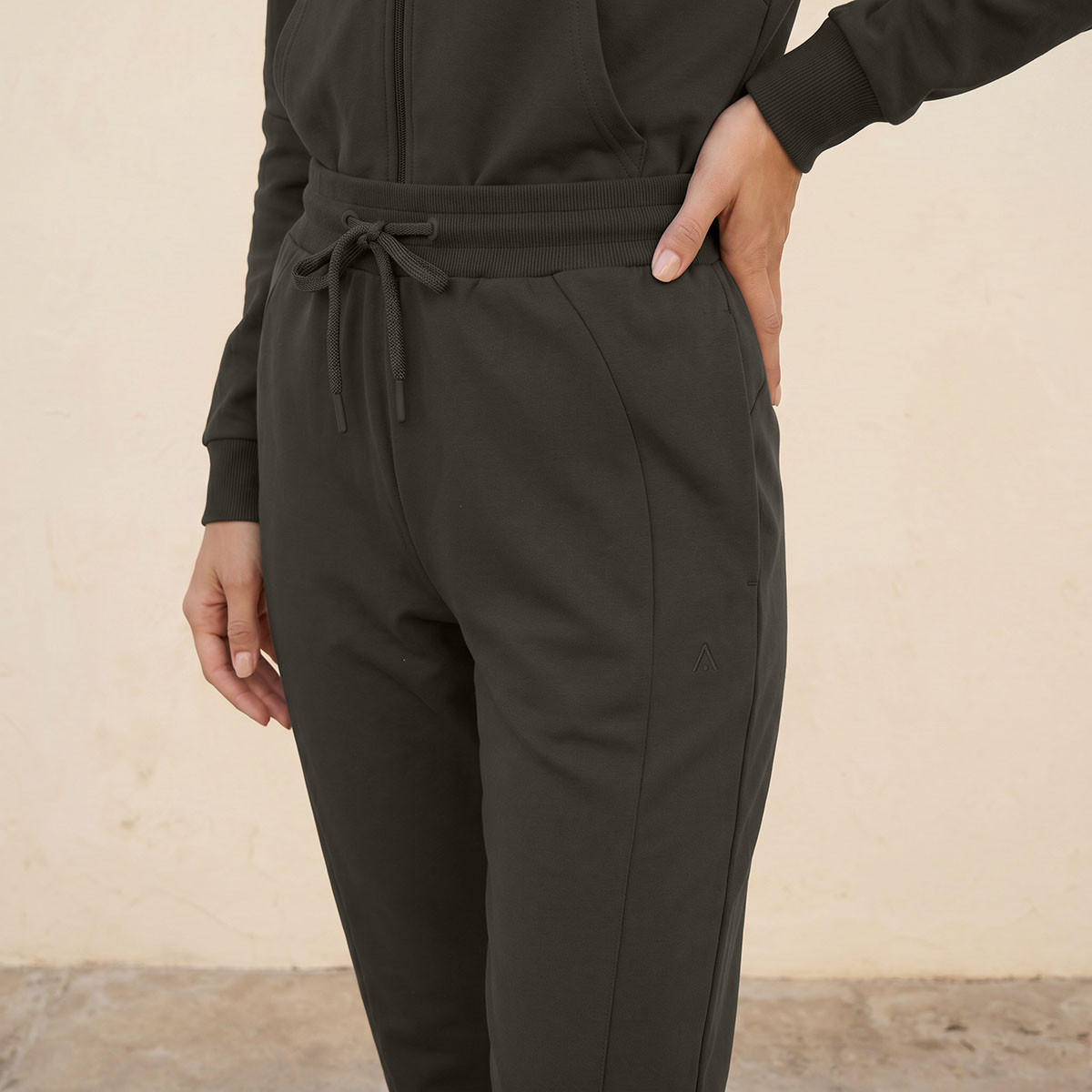 بنطلون جوغر نسائي بخصر مطاطي مريح وأنيق-women-clothing-bottoms-joggers-image-5