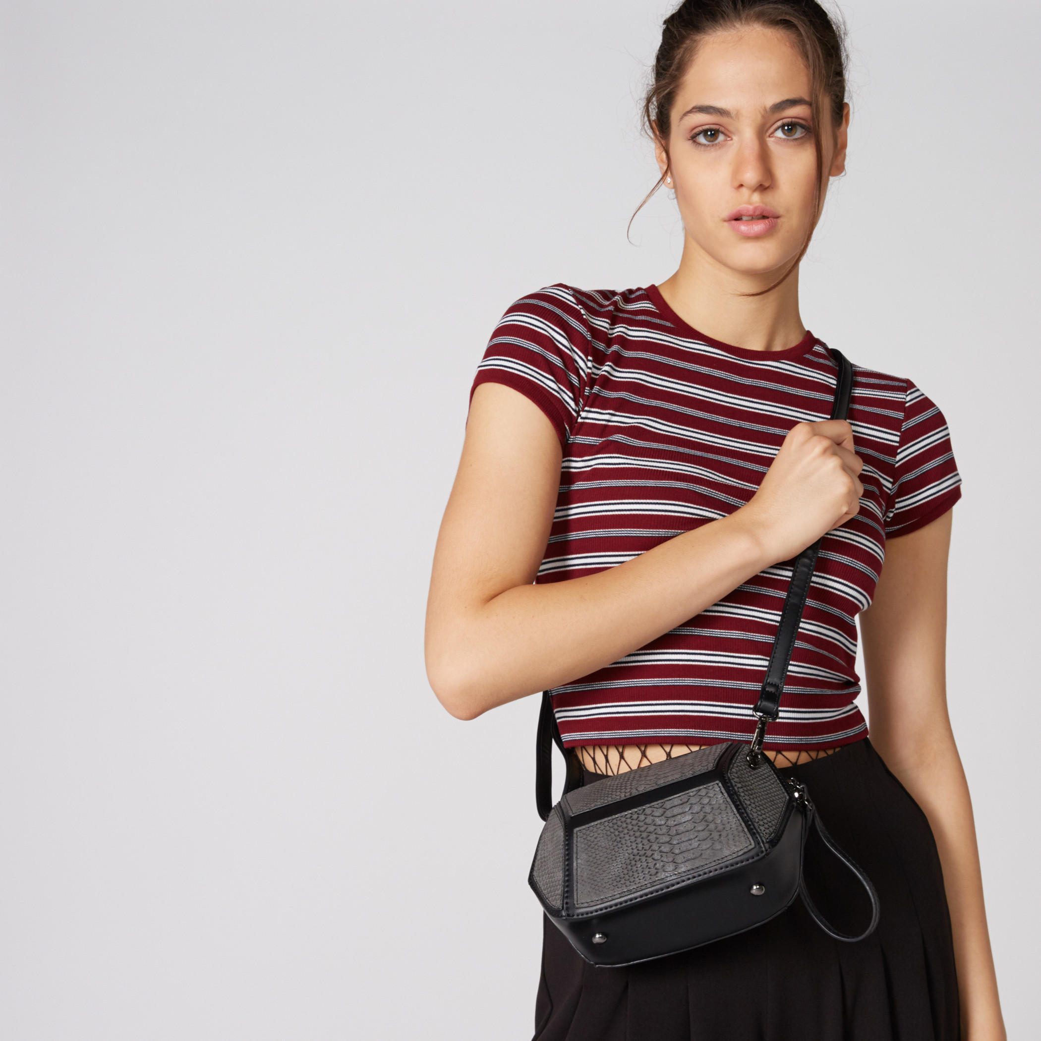 حقيبة كروس بودي بارزة الملمس بسحاب إغلاق وحزام قابل للتعديل-women-bagsandwallets-handbags-image-2