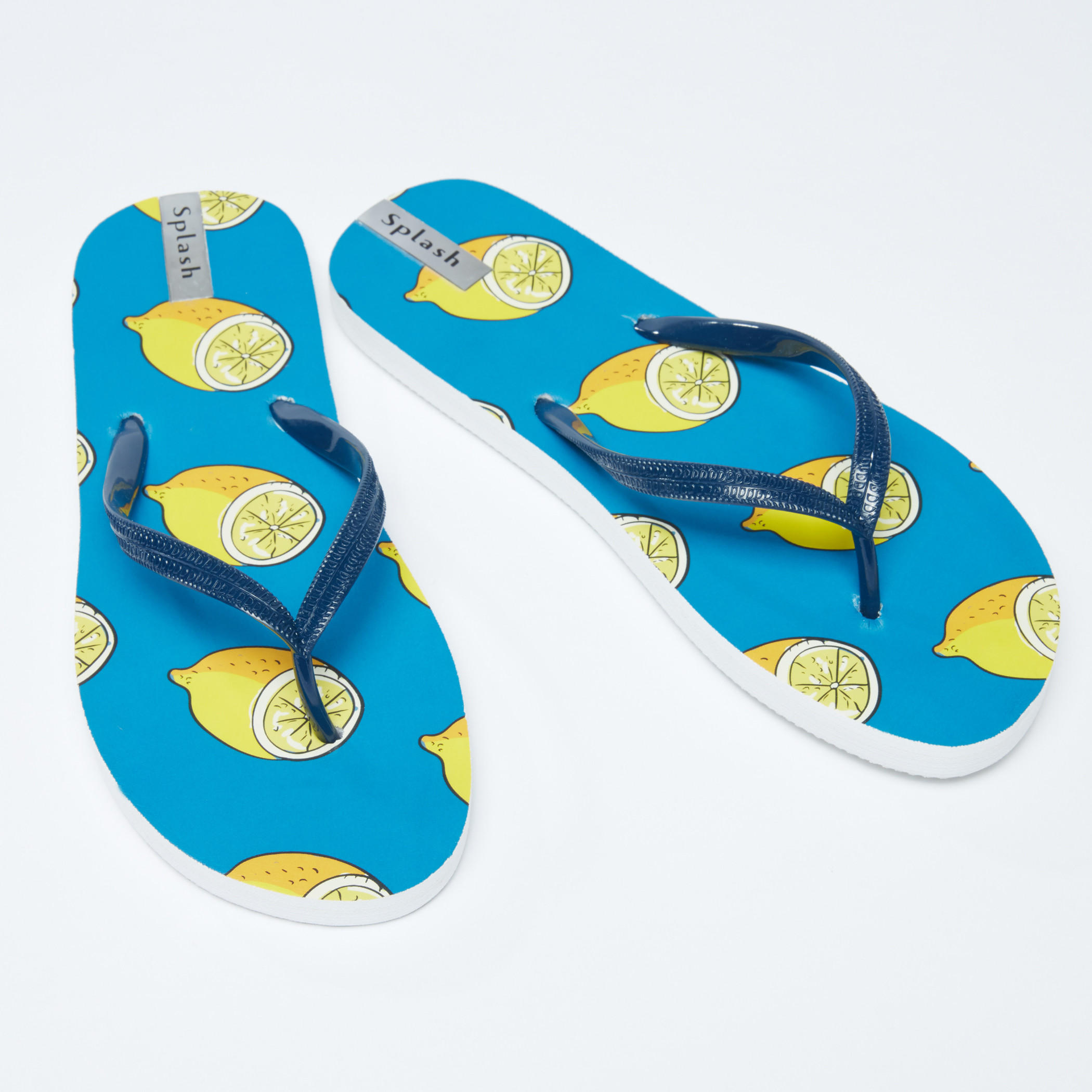 شبشب فليب فلوب بأحزمة بارزة الملمس وطبعات ليمون-women-shoes-flipflopsandslides-image-2