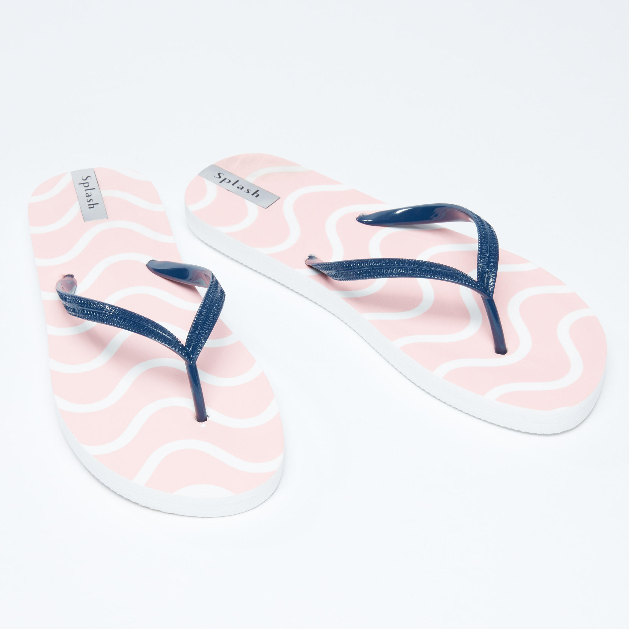 شبشب فليب فلوب بأحزمة بارزة الملمس وطبعات-women-shoes-flipflopsandslides-image-3