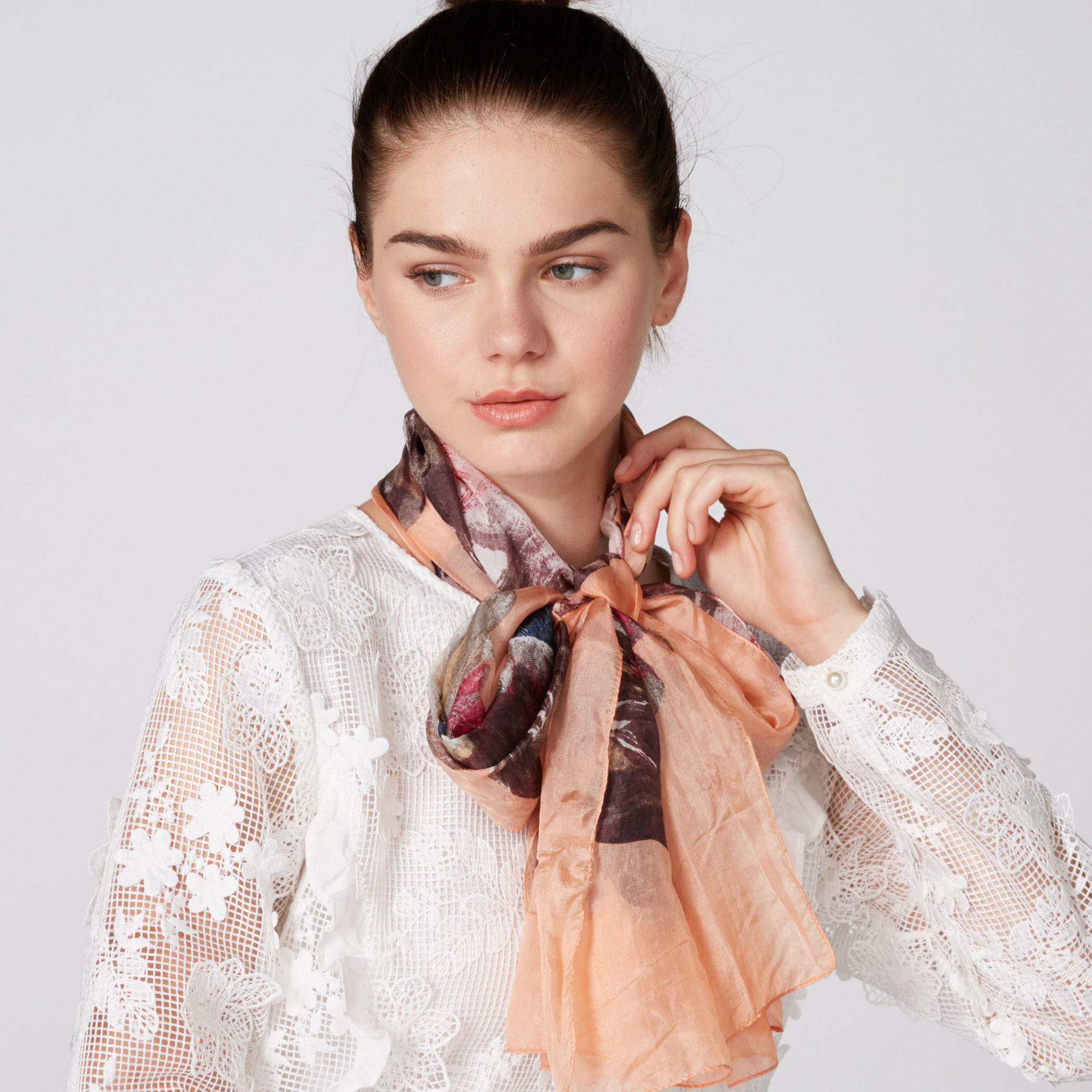 وشاح بطبعات أزهار-women-clothingaccessories-scarves-image-2