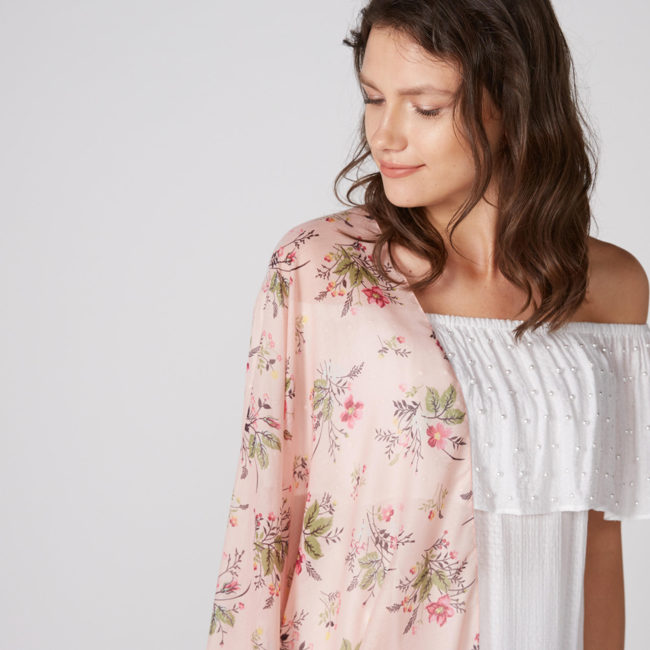 وشاح مستطيل بطبعات أزهار-women-clothingaccessories-scarves-image-2