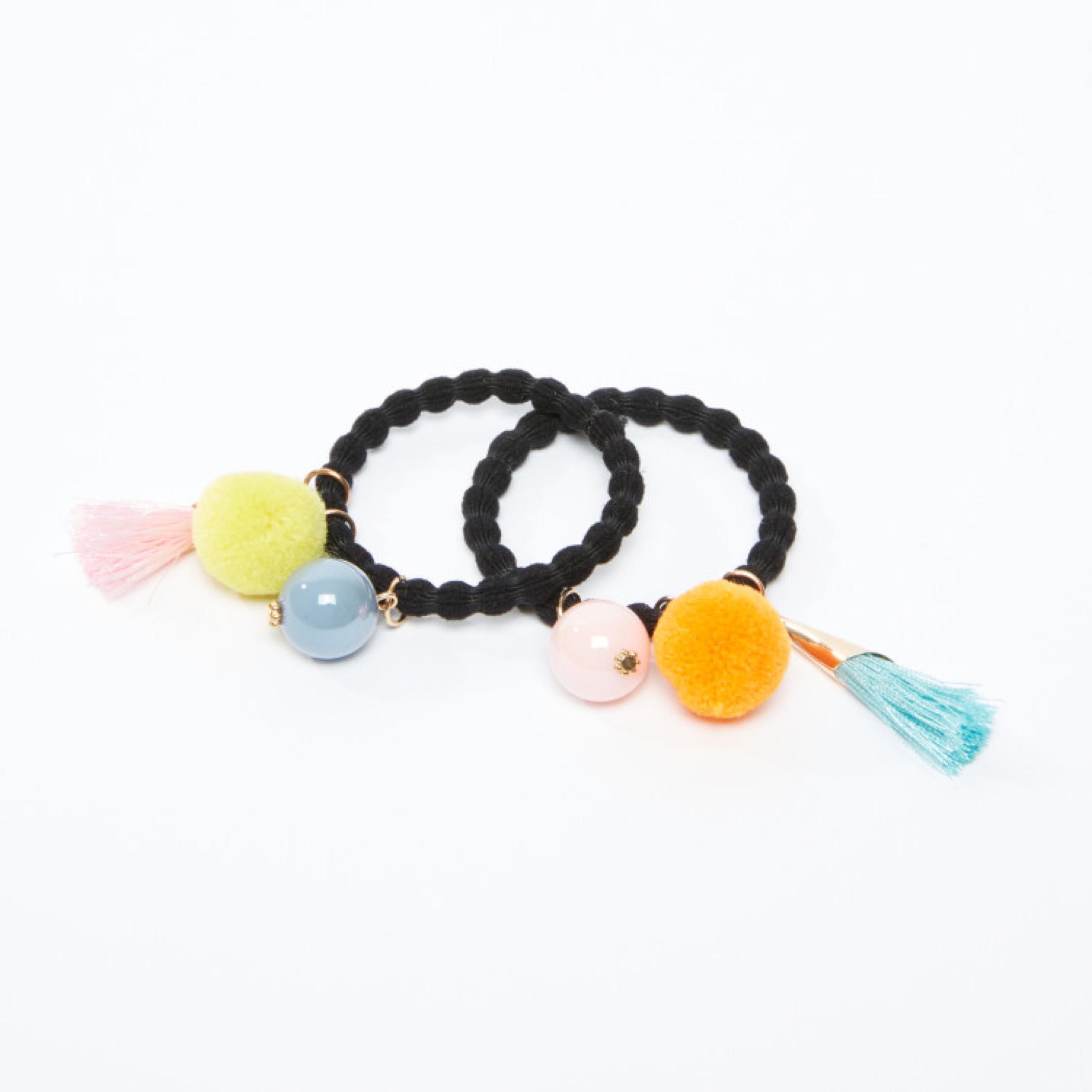 ربطة شعر بشرّابات وكرات بوم بوم - طقم من قطعتين-women-hairaccessories-image-3