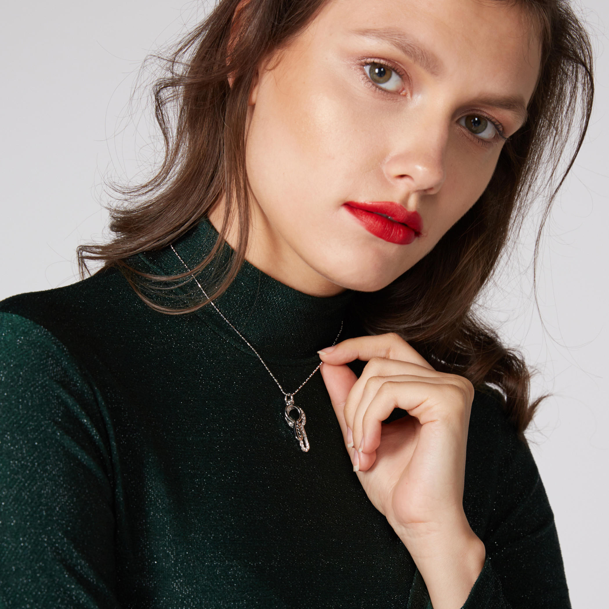 قلادة مرصعة بمشبك إغلاق-women-watchesandjewellery-jewellery-necklacesandpendants-image-2