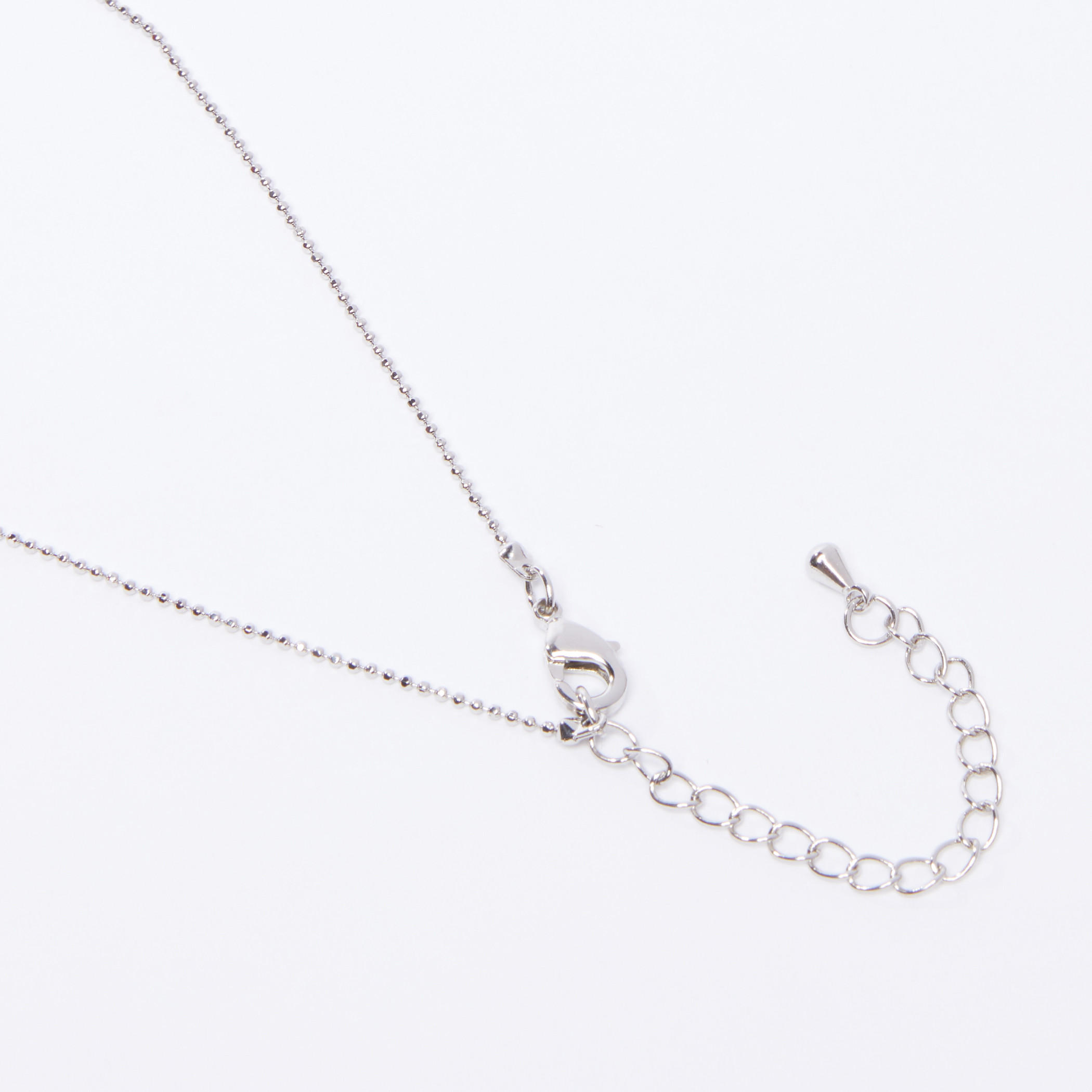 قلادة مرصعة بتفاصيل لؤلؤ بمشبك إغلاق-women-watchesandjewellery-jewellery-necklacesandpendants-image-3