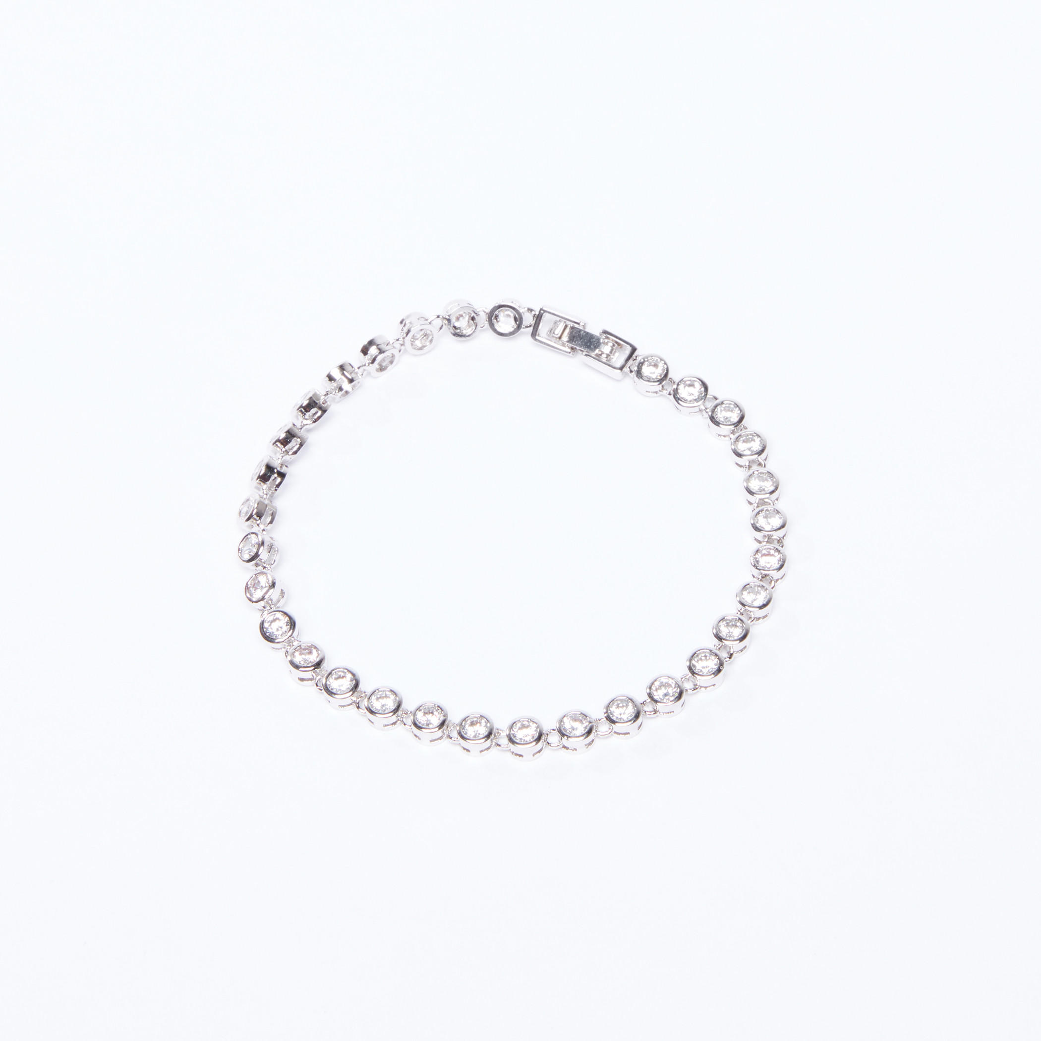 سوار مرصّع بمشبك إغلاق-women-watchesandjewellery-jewellery-banglesandbracelets-image-1