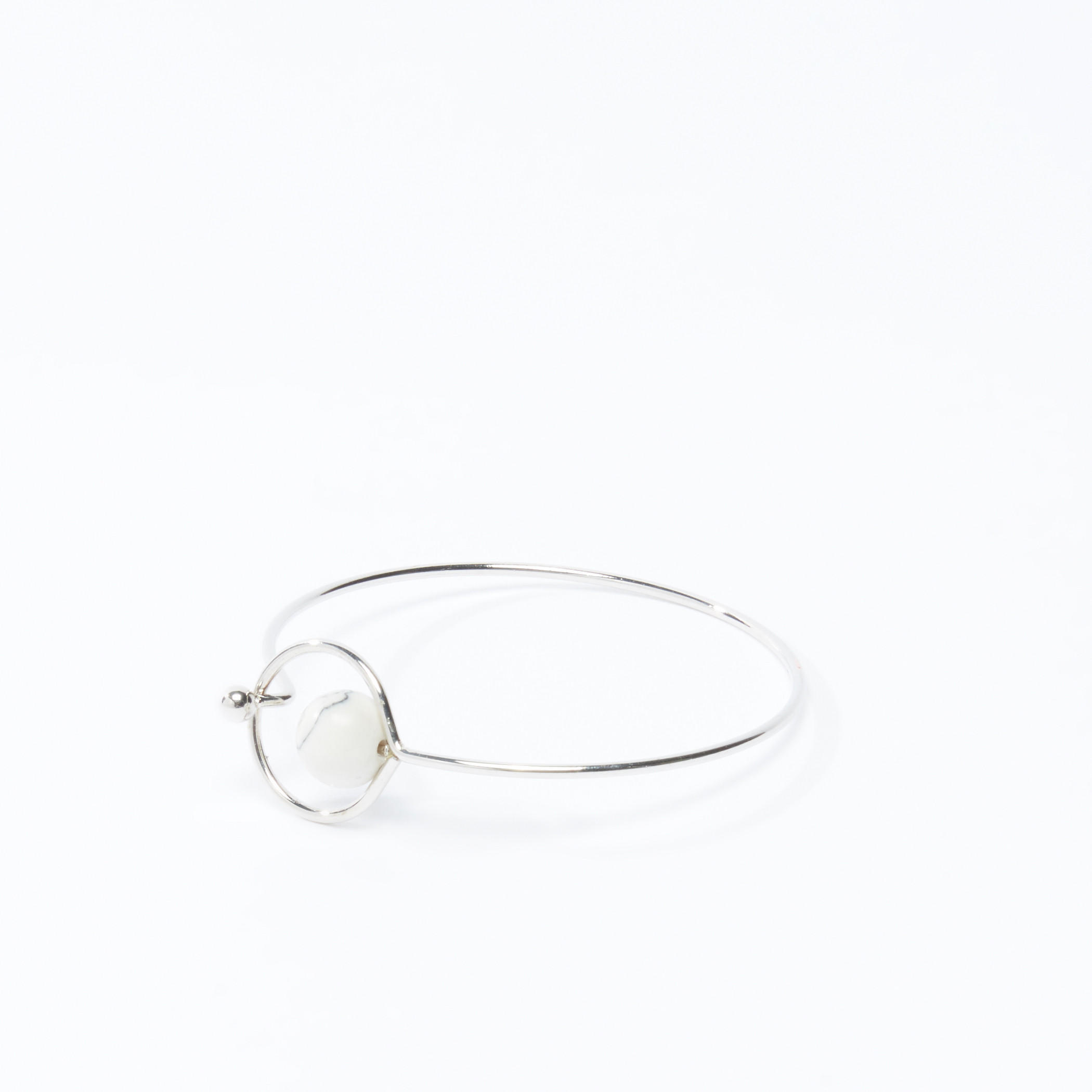 أسوارة بتفاصيل لؤلؤ-women-watchesandjewellery-jewellery-banglesandbracelets-image-3