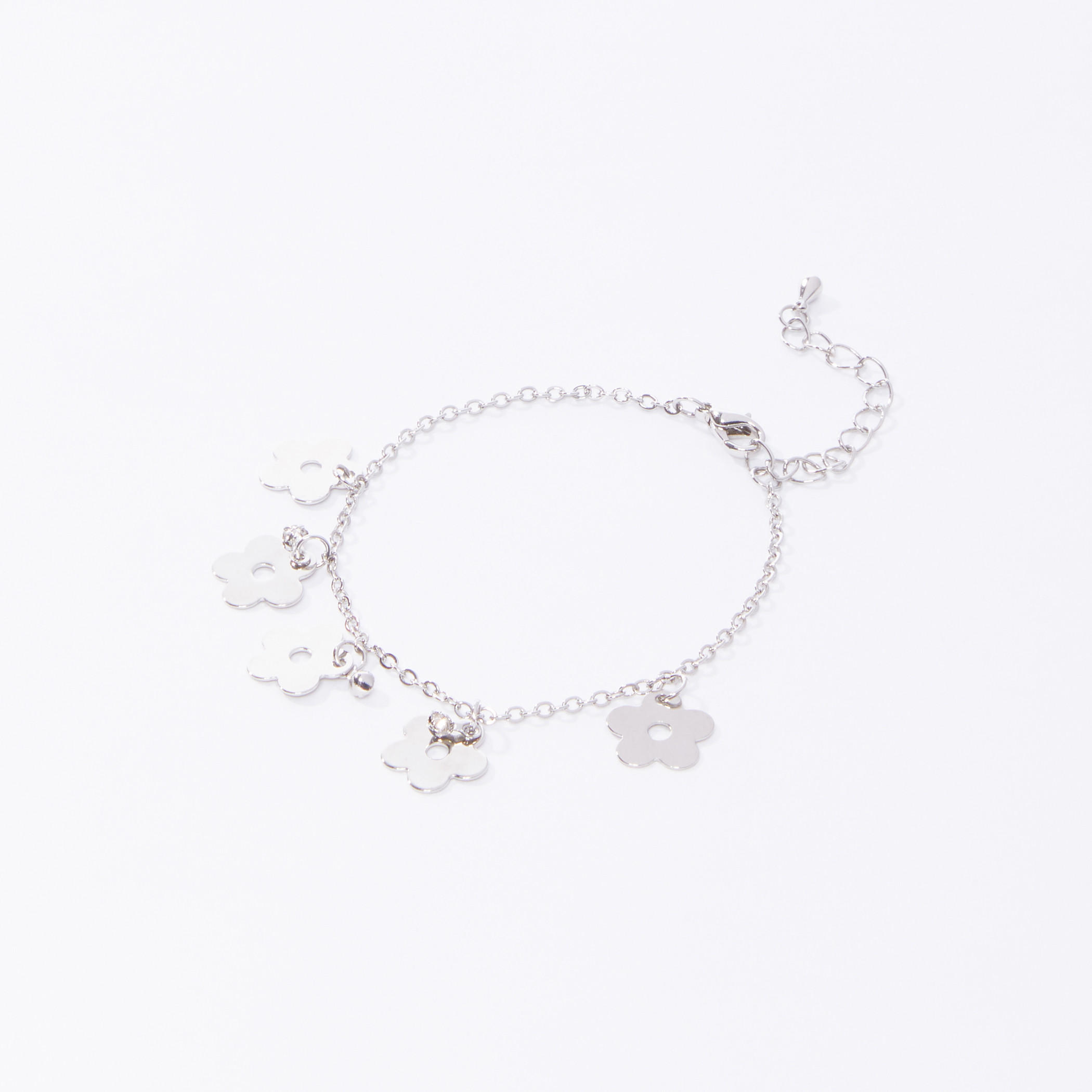 أسورة بتفاصيل زهرية ومشبك إغلاق-women-watchesandjewellery-jewellery-banglesandbracelets-image-1