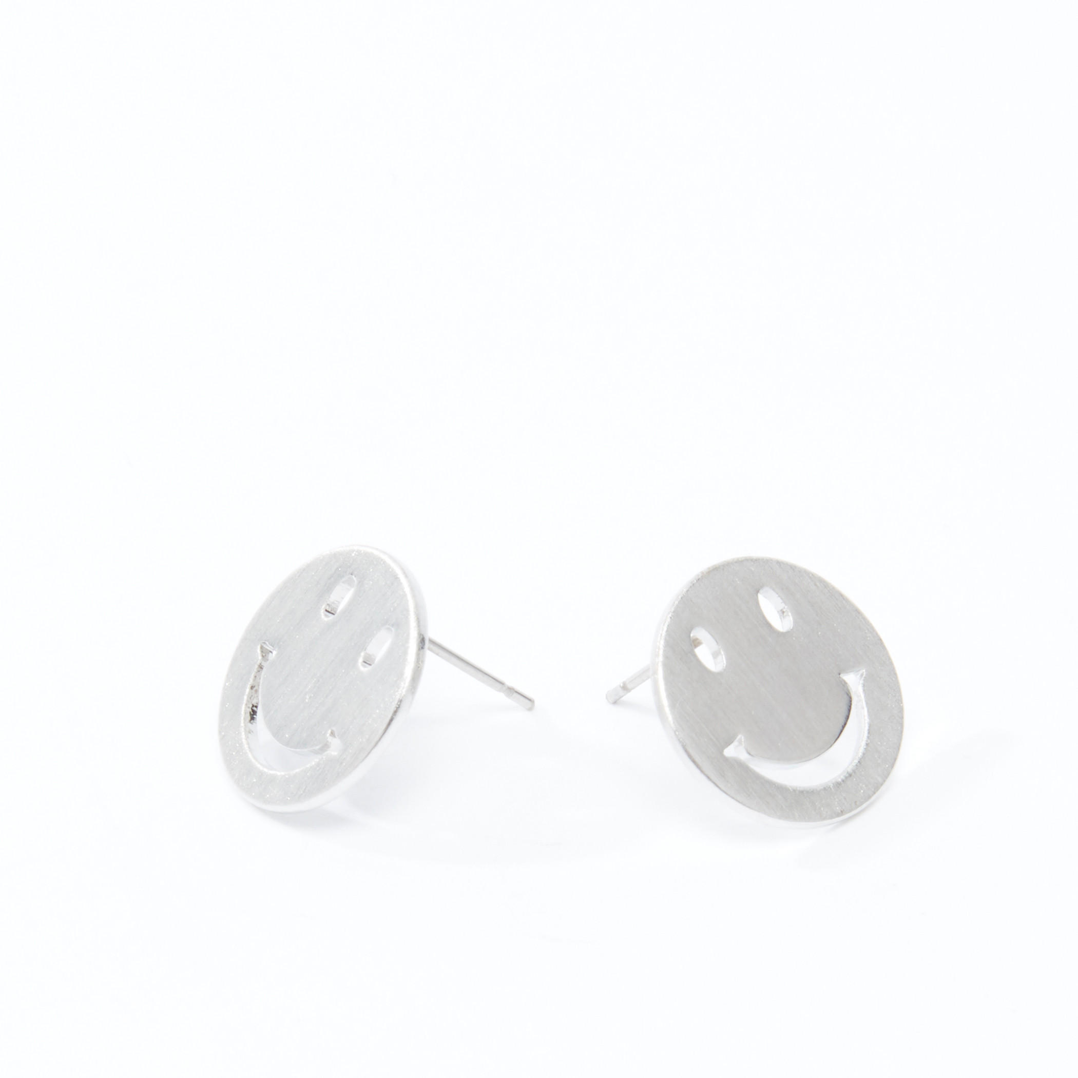 أقراط بتفاصيل مفرّغة بمكبس إغلاق-women-watchesandjewellery-jewellery-earrings-image-3