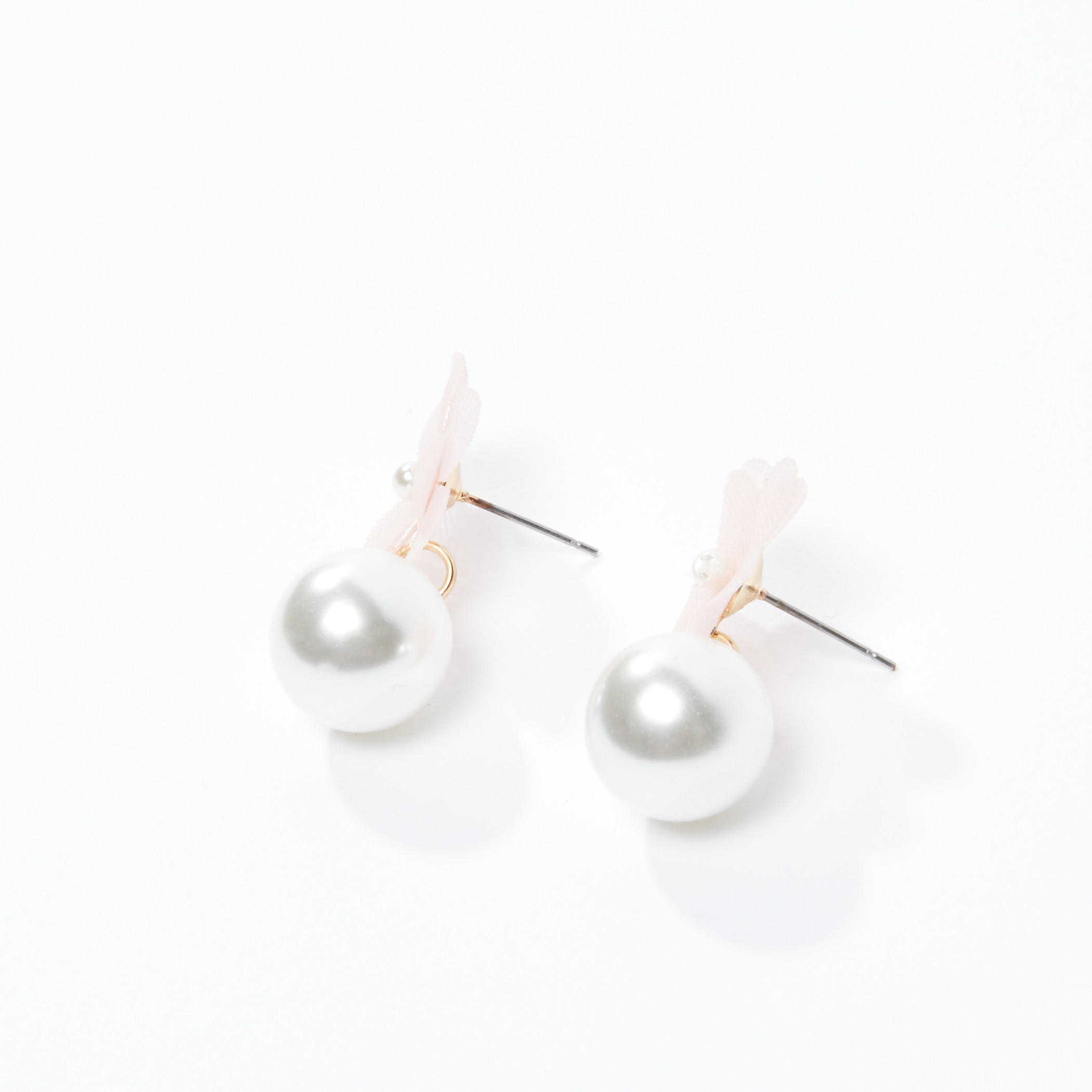 أقراط بتفاصيل لؤلؤ بمكبس إغلاق-women-watchesandjewellery-jewellery-earrings-image-3