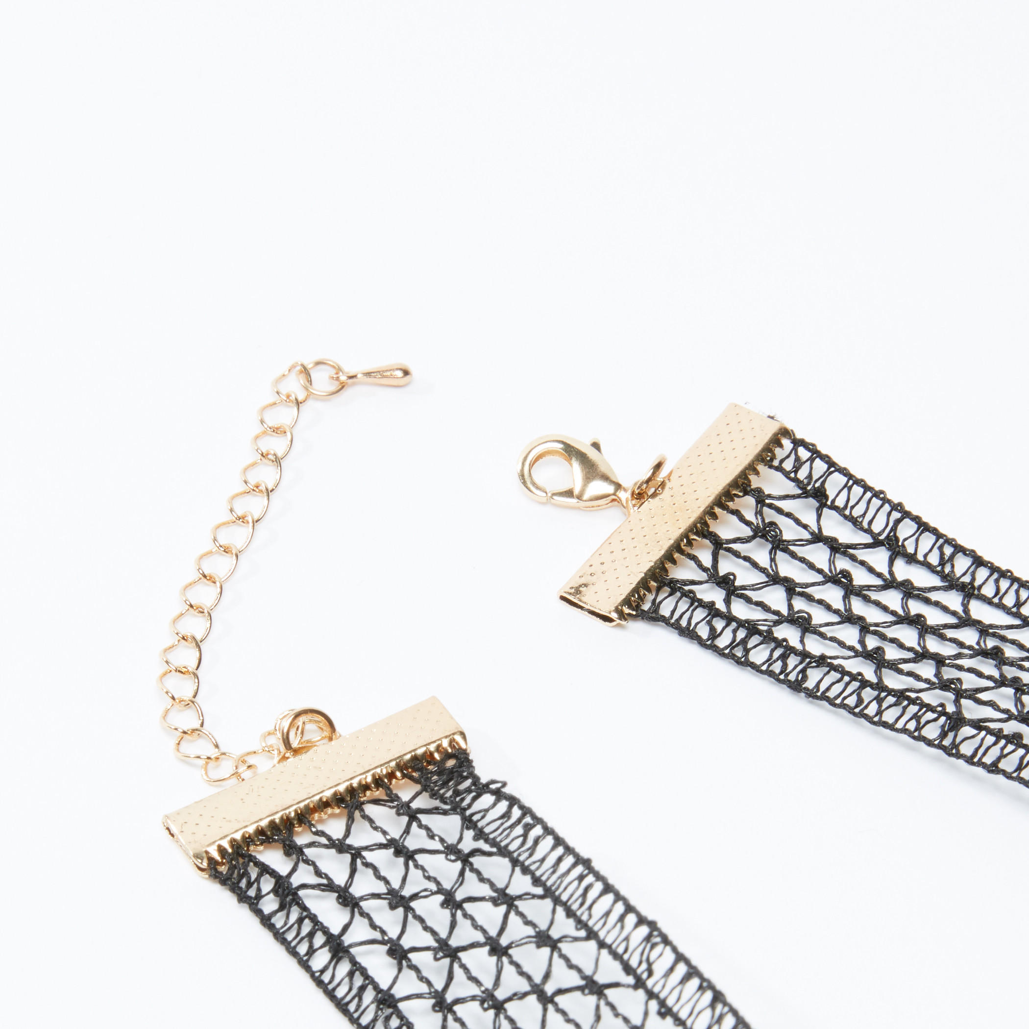 قلادة طوق ميتاليك بمشبك إغلاق وتفاصيل ميتاليك-women-watchesandjewellery-jewellery-necklacesandpendants-image-3