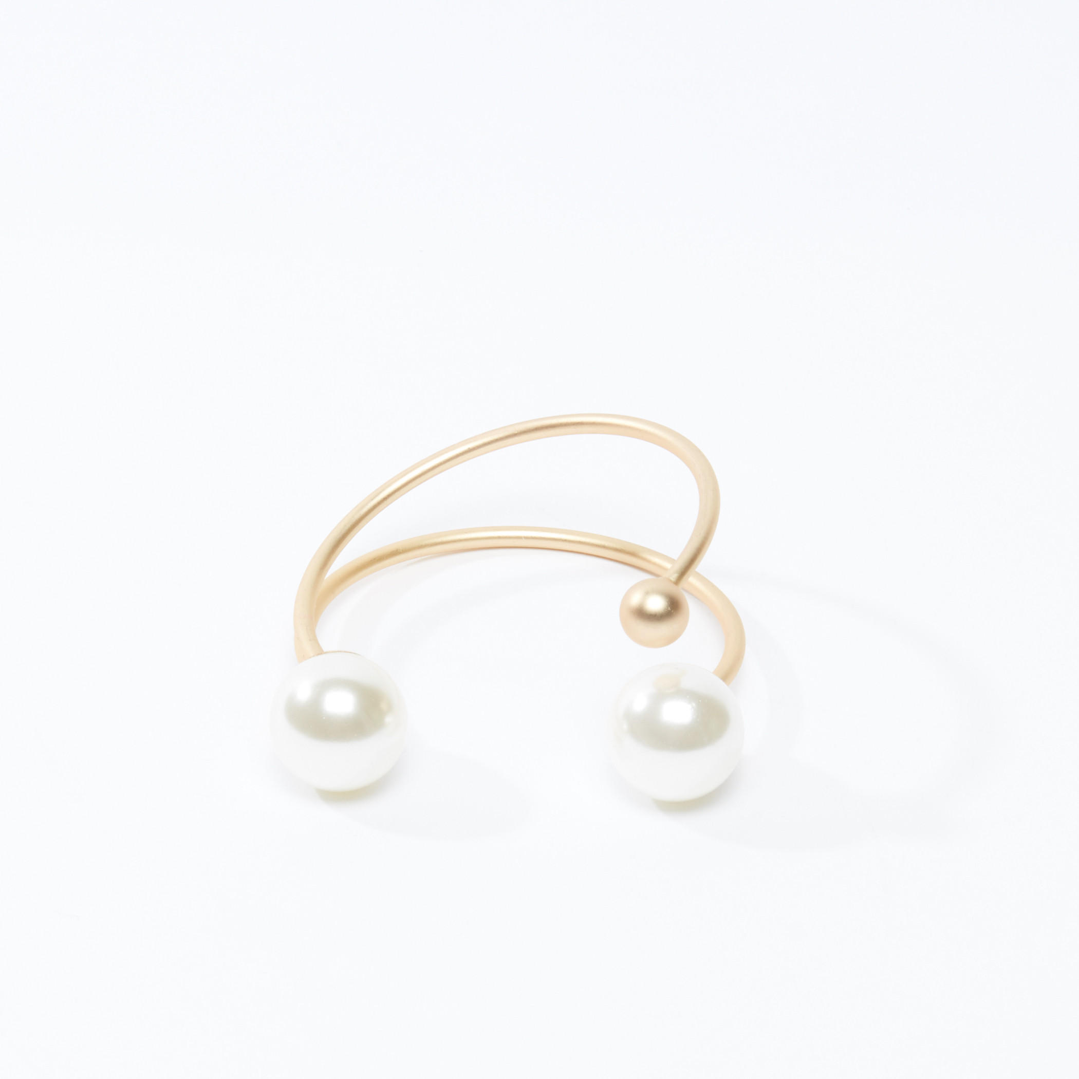 أسوارة بتفاصيل لؤلؤ-women-watchesandjewellery-jewellery-banglesandbracelets-image-3