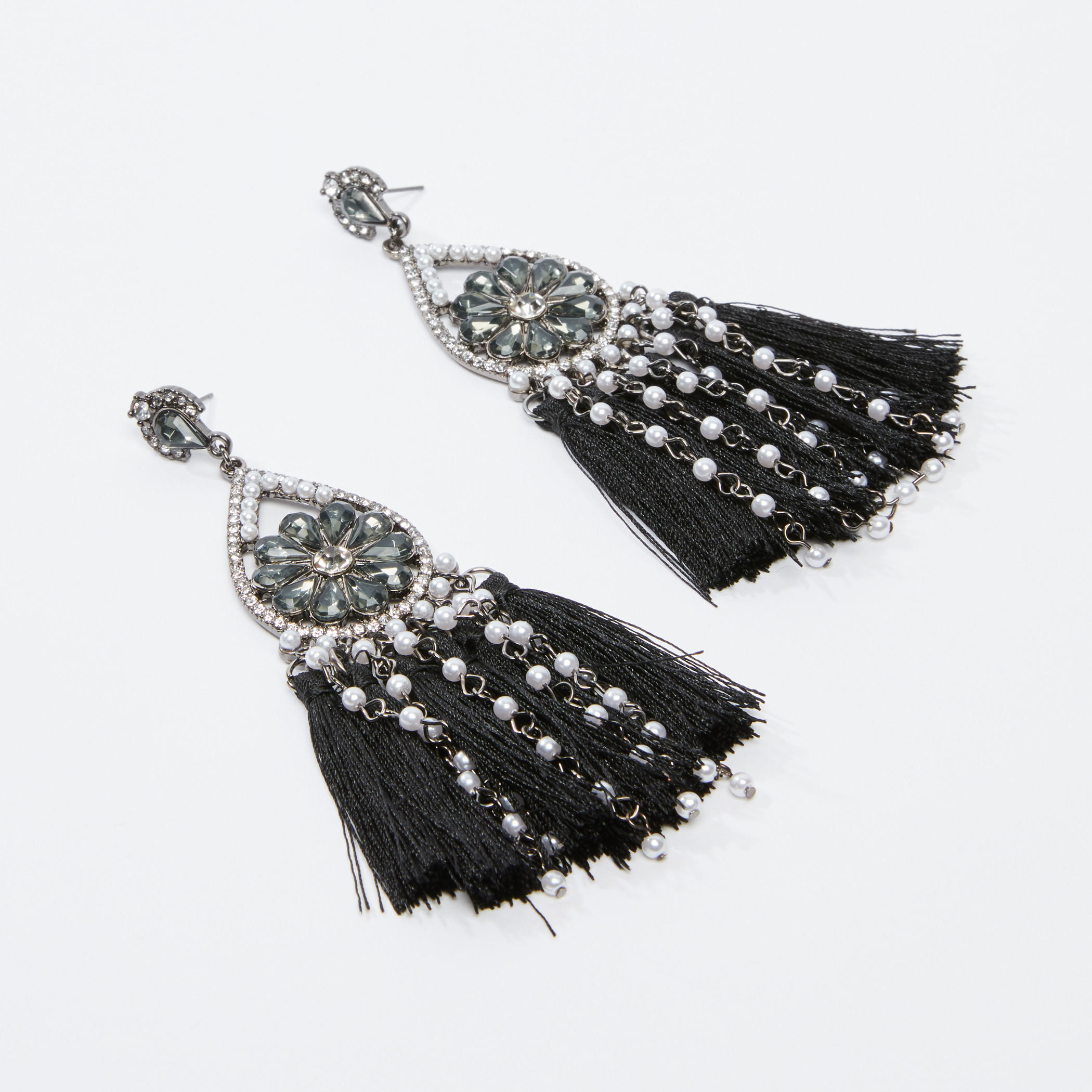 أقراط متدلية مرصعة بتفاصيل خرز وشرابات-women-watchesandjewellery-jewellery-earrings-image-1
