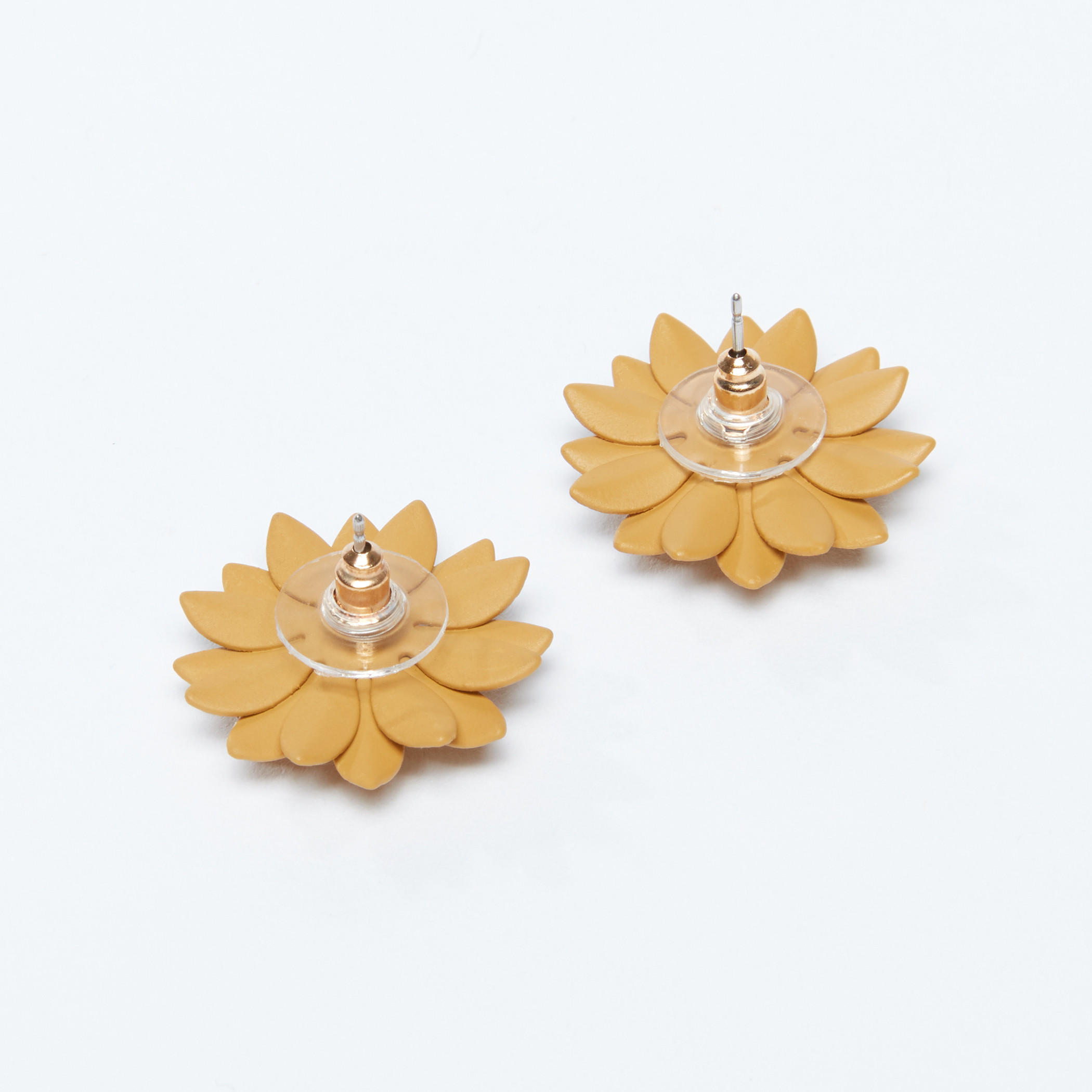 أقراط مرصعة بالأزهار ومزودة بمكبس إغلاق-women-watchesandjewellery-jewellery-earrings-image-3