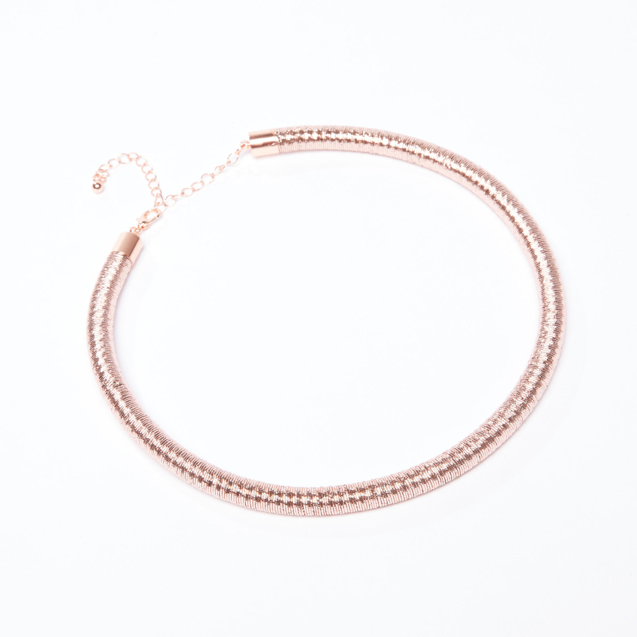 قلادة طوق مزيّنة بمشبك إغلاق-women-watchesandjewellery-jewellery-necklacesandpendants-image-1