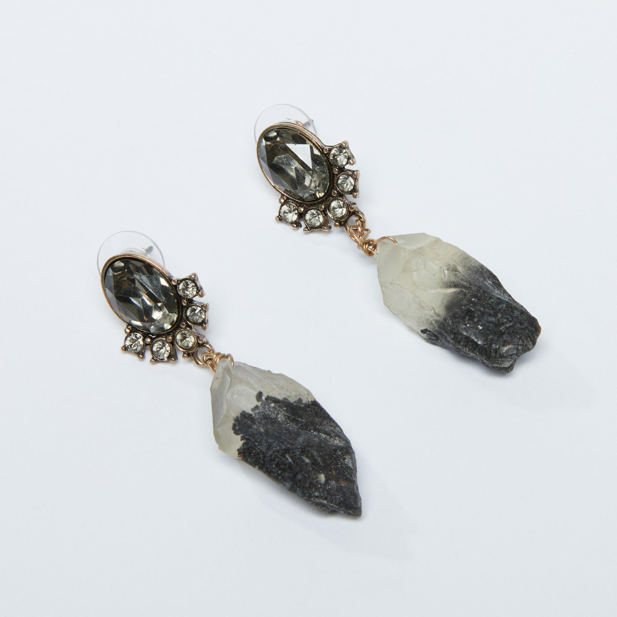 أقراط مرّصعة بمكبس إغلاق-women-watchesandjewellery-jewellery-earrings-image-2