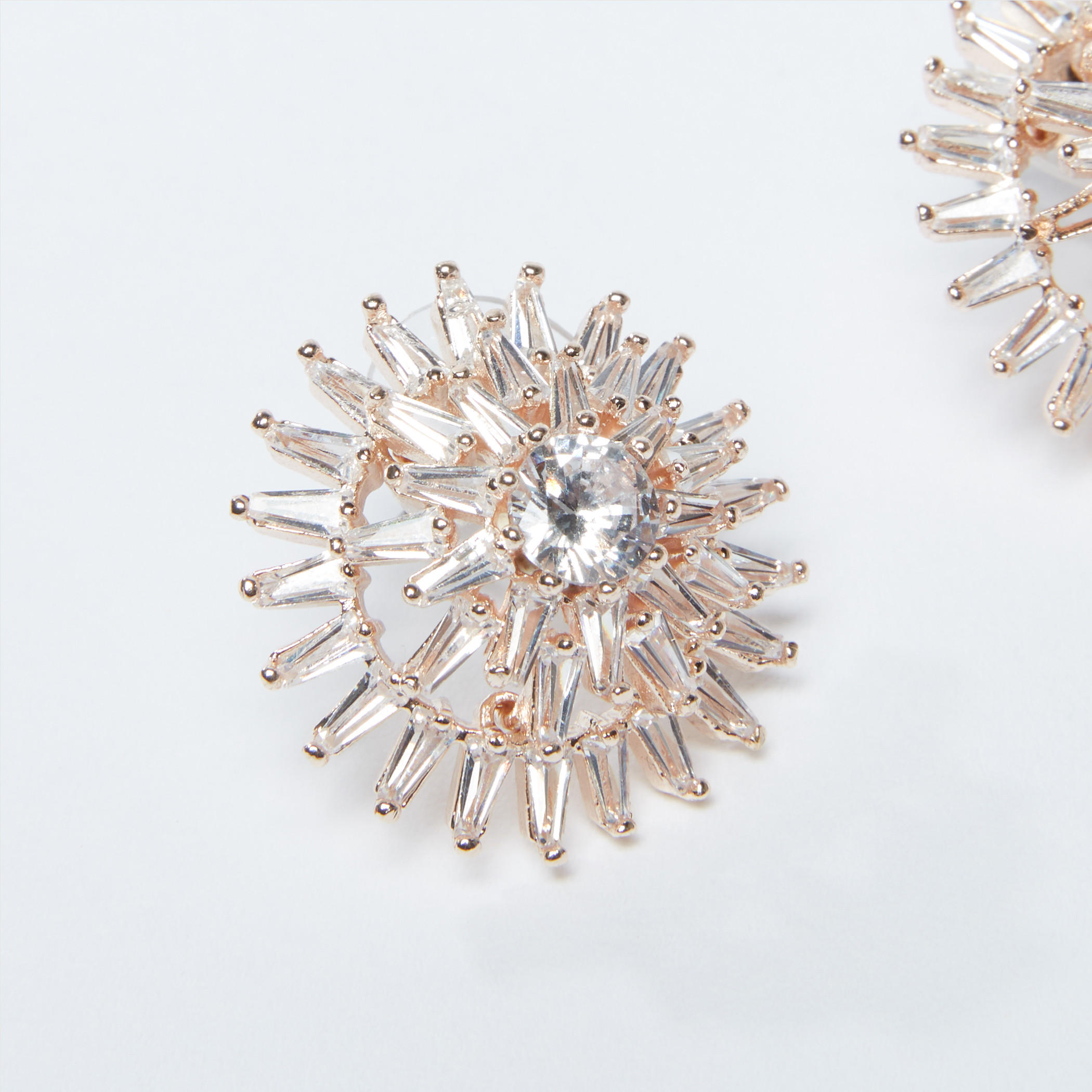 أقراط مرّصعة بمكبس إغلاق-women-watchesandjewellery-jewellery-earrings-image-3