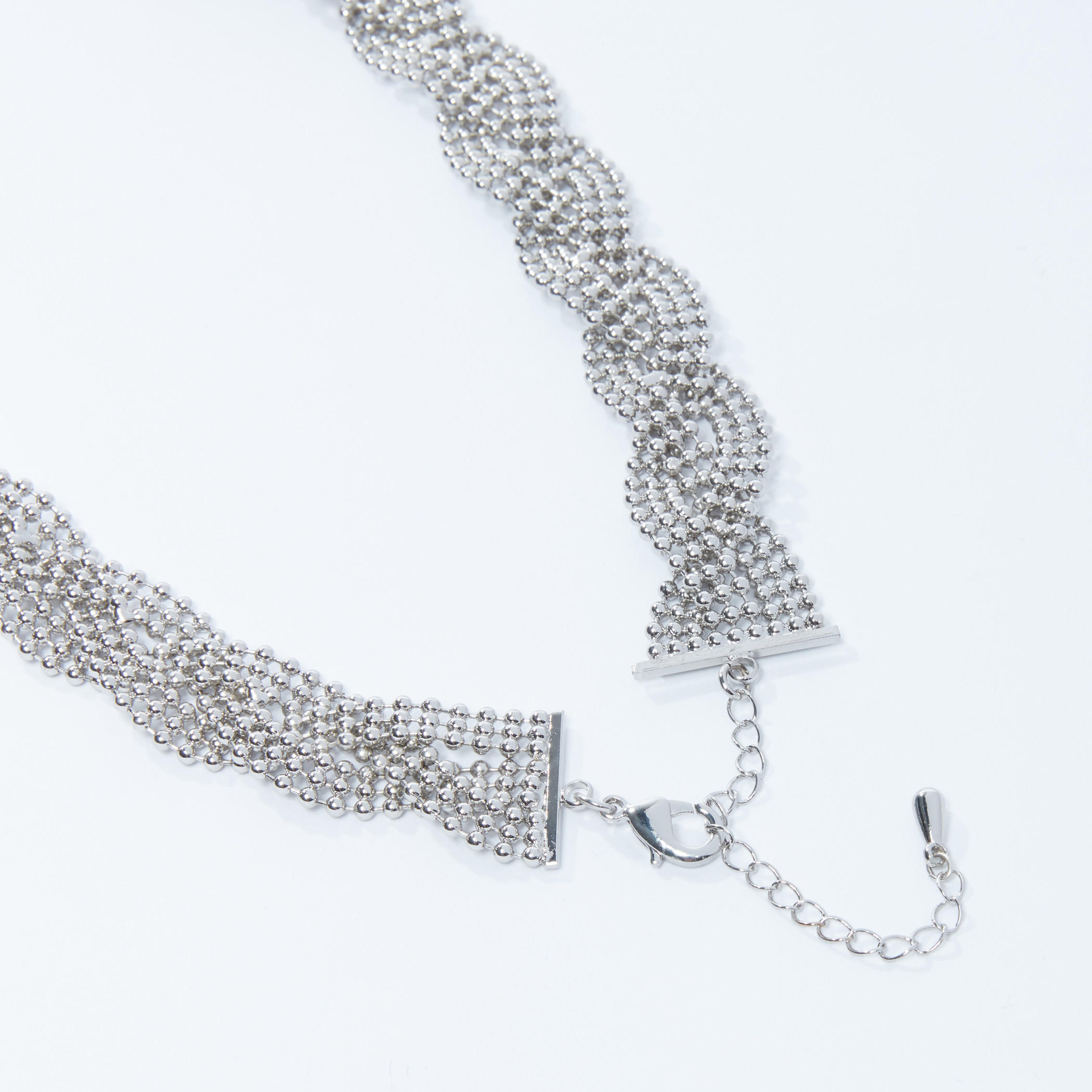 قلادة ميتاليك مرصّعة بمشبك إغلاق-women-watchesandjewellery-jewellery-necklacesandpendants-image-1