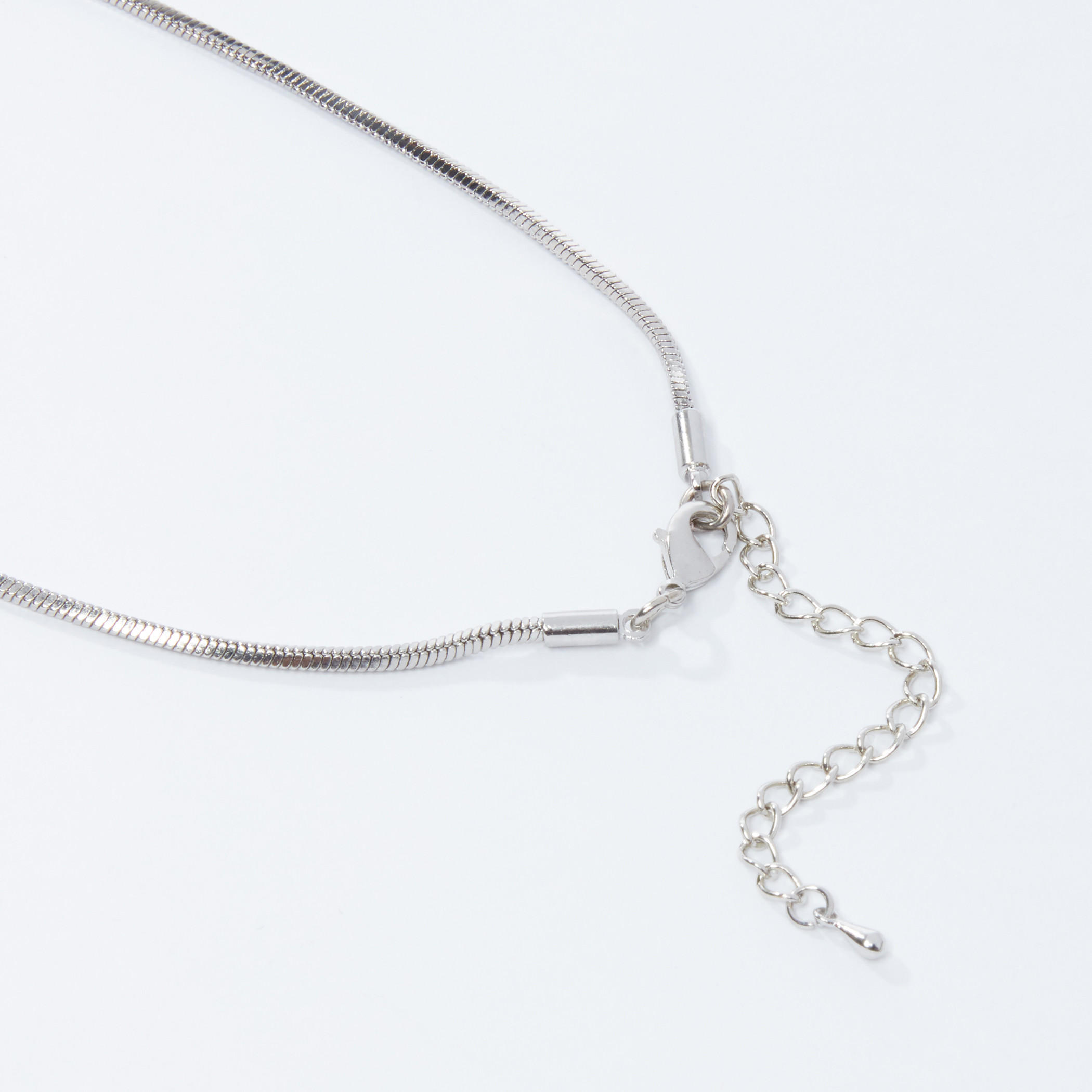 قلادة ميتاليك بمشبك إغلاق-women-watchesandjewellery-jewellery-necklacesandpendants-image-1