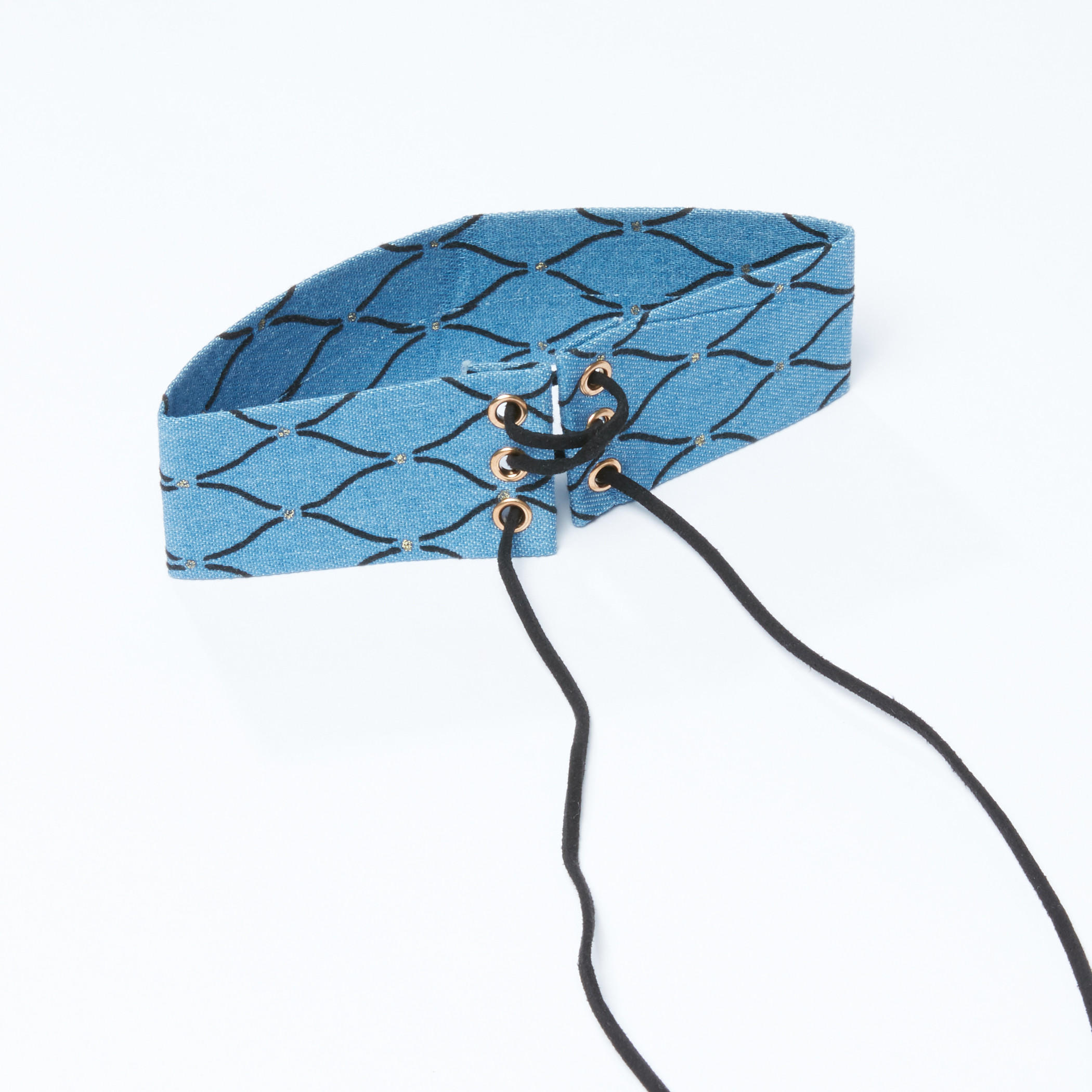 قلادة شوكر بطبعات ورباط-women-watchesandjewellery-jewellery-necklacesandpendants-image-1