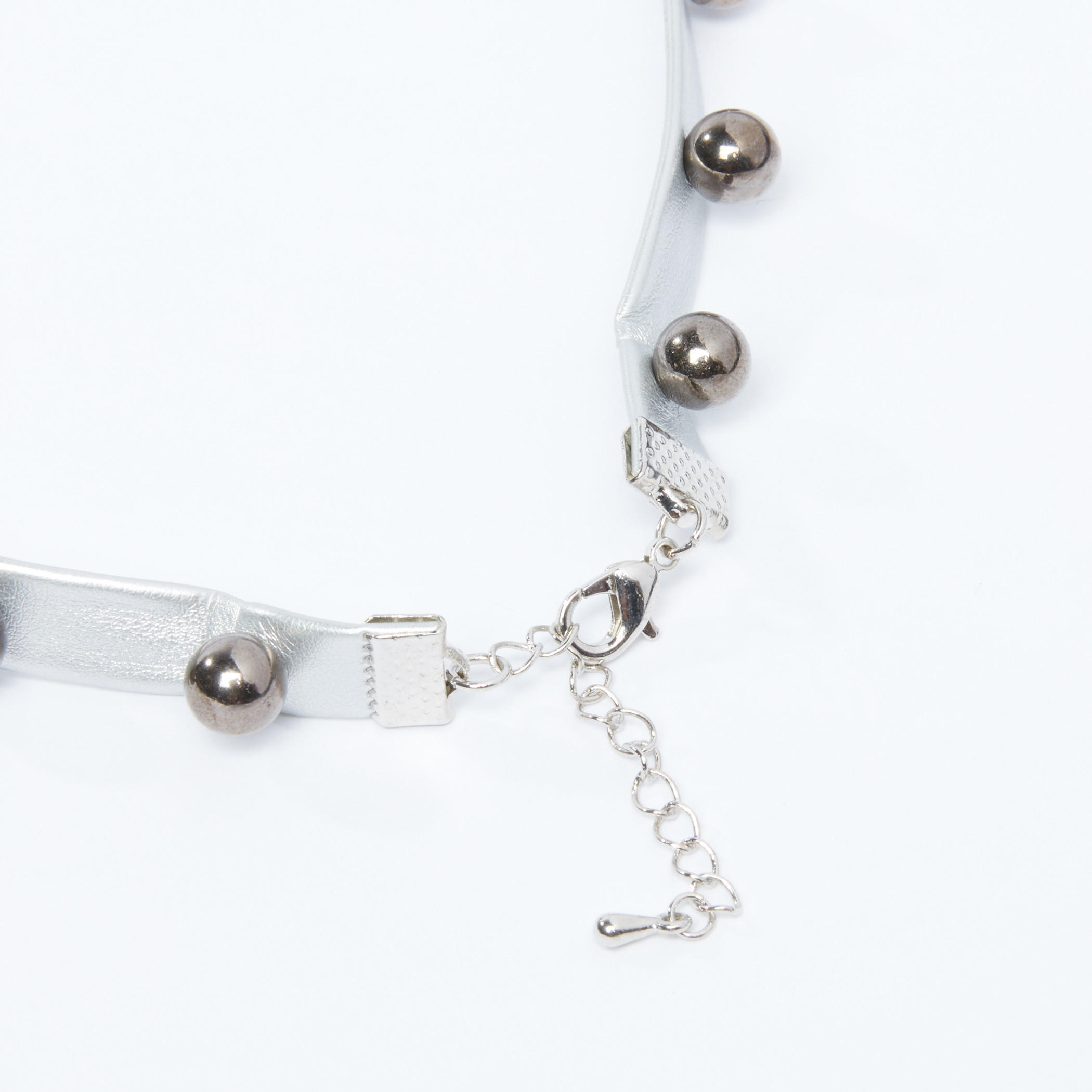 قلادة طوق مرصّعة بمشبك إغلاق-women-watchesandjewellery-jewellery-necklacesandpendants-image-2