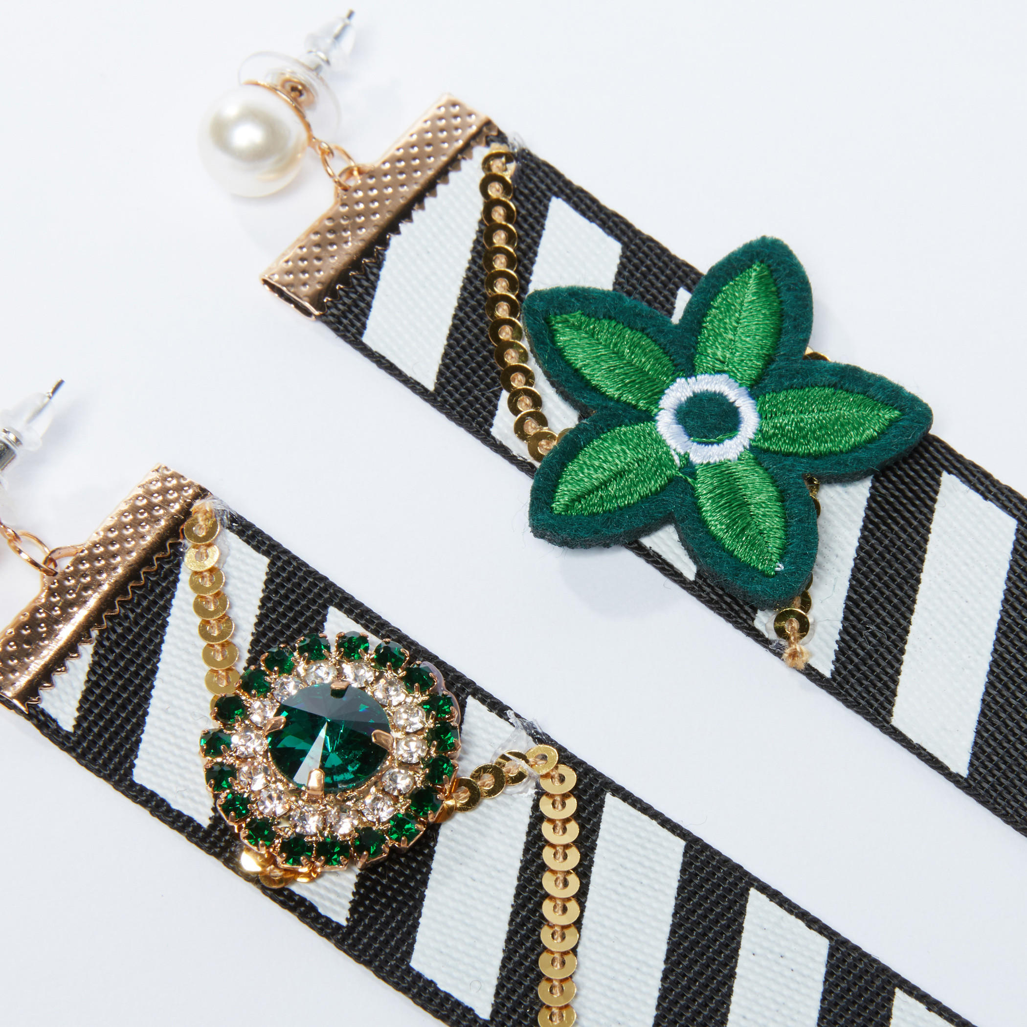 أقراط مزينة بمكبس إغلاق-women-watchesandjewellery-jewellery-earrings-image-1