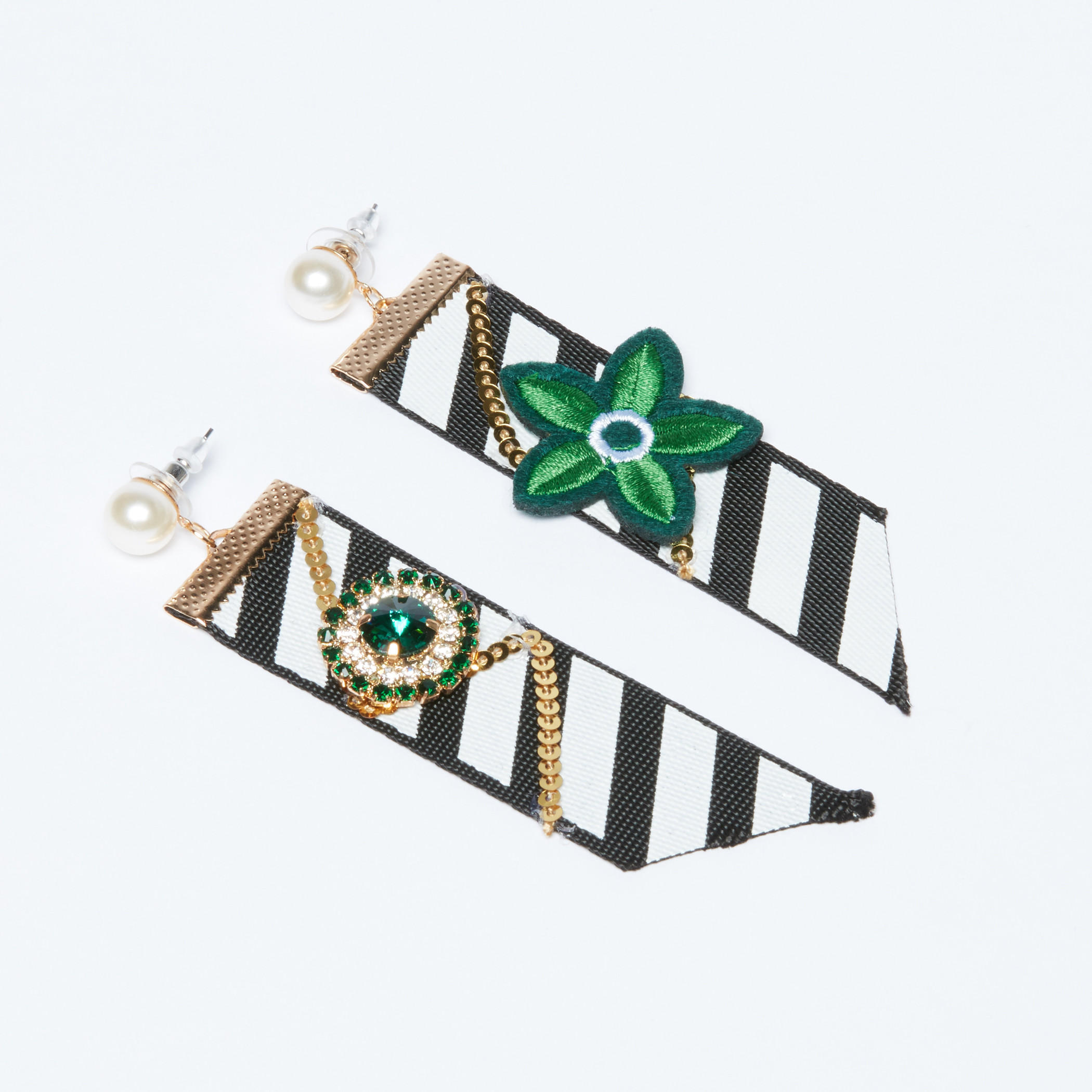 أقراط مزينة بمكبس إغلاق-women-watchesandjewellery-jewellery-earrings-image-2