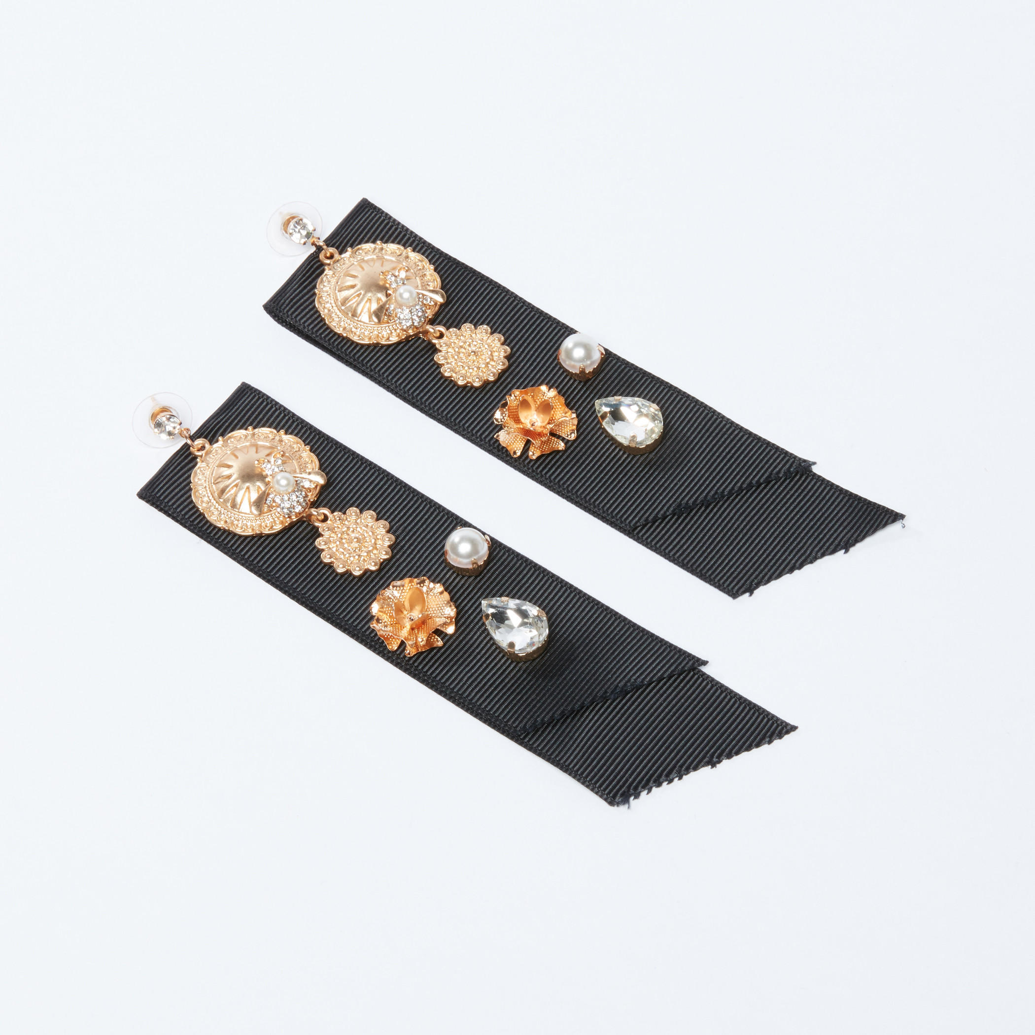 أقراط مزينة بمكبس إغلاق-women-watchesandjewellery-jewellery-earrings-image-2